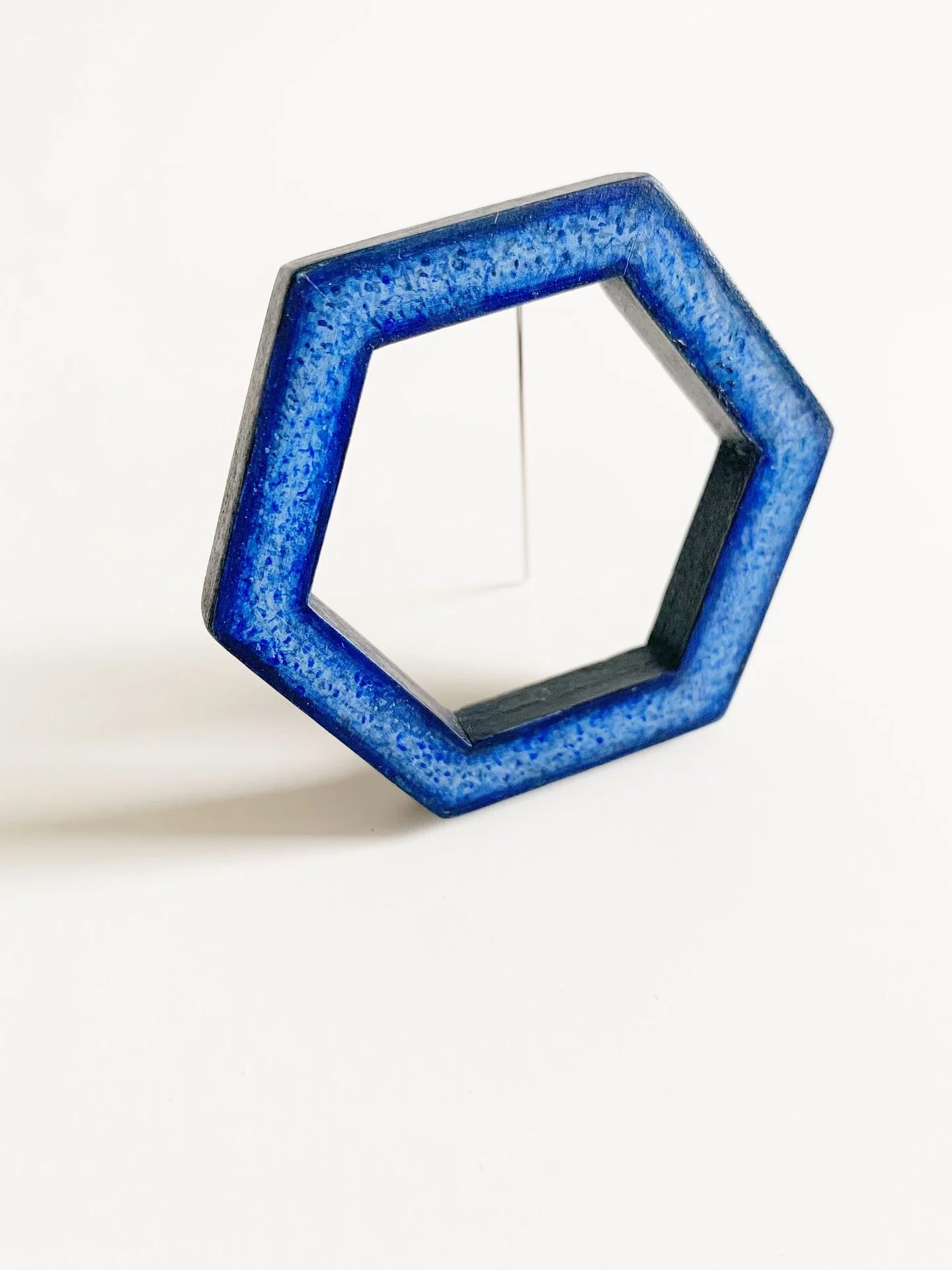 The brooch I created for the exhibition From Out Own Correspondence.

21 jewellers were paired and exchanged something which served as a starting point for a commissioned piece. The prompt I received was a tile that I received from @poppy_norton.

Th