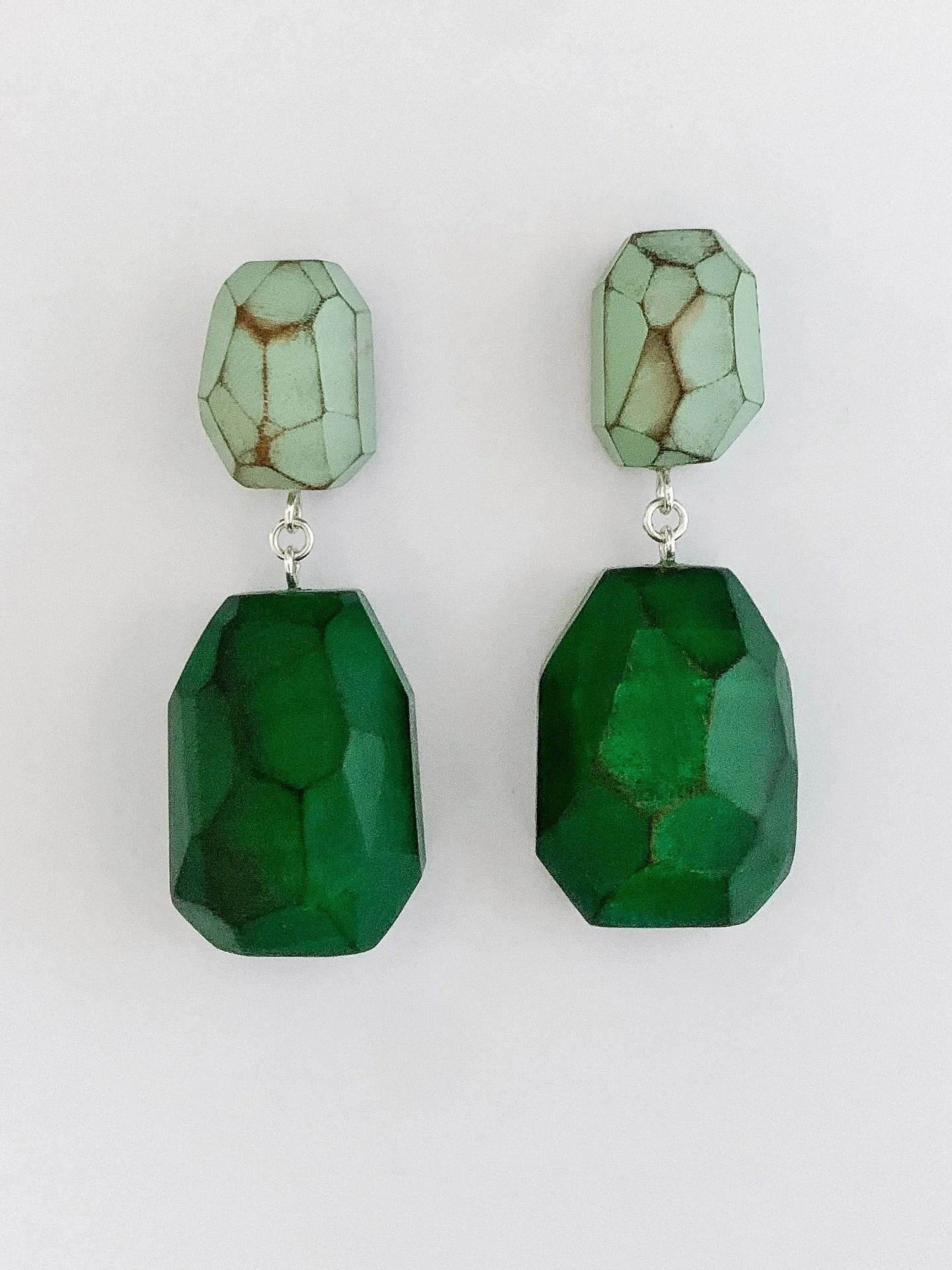 More pieces are on their way to galleries in preparation for forthcoming exhibitions.

#woodenearrings #statementearrings #greenearrings #cristinazanijewellery #studiojewellery