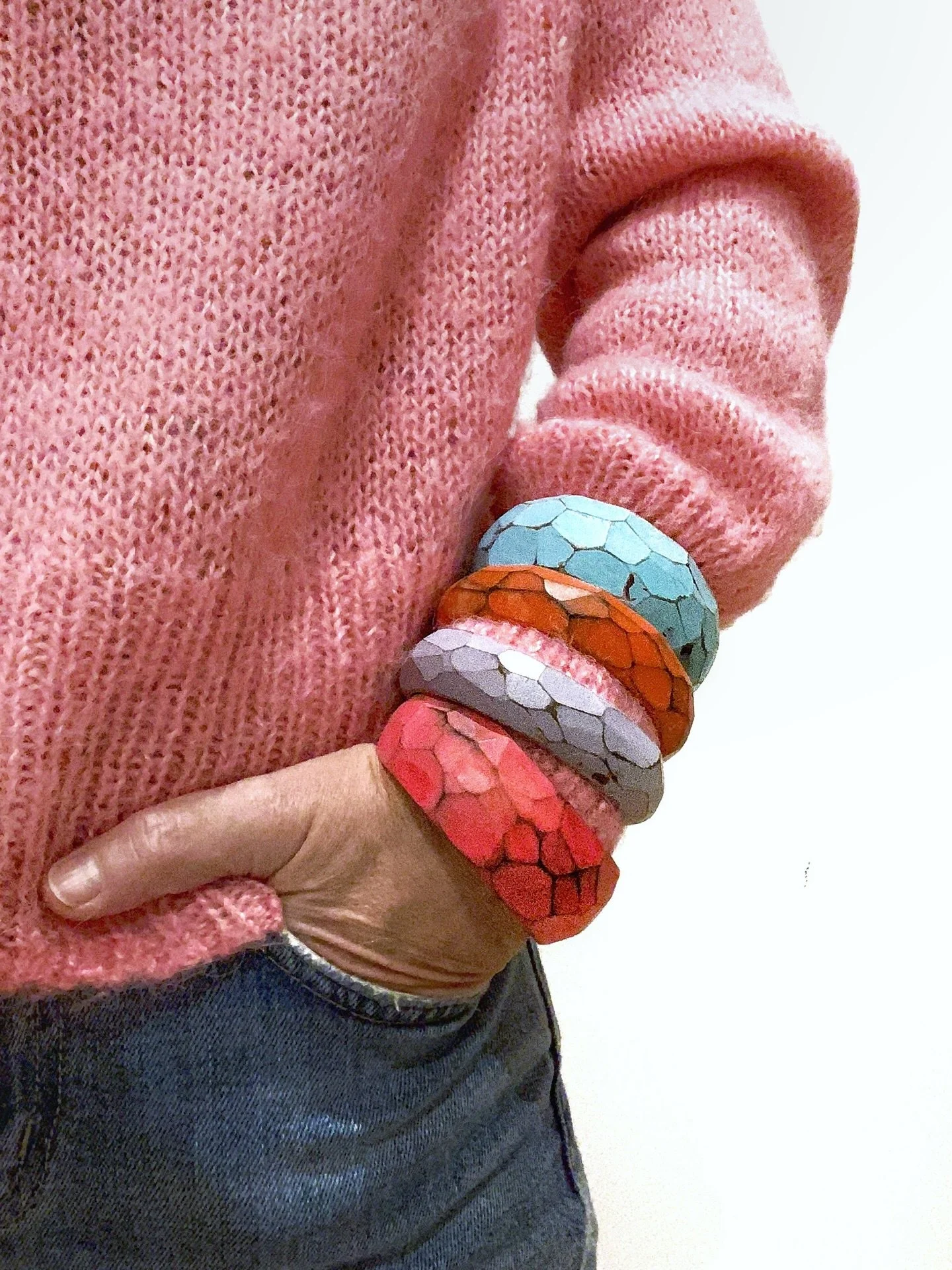 Who says colourful bangles are only a summer thing?

Stack them over a cosy woollen jumper and let a burst of colour chase away those dark winter days. 

Shine a little brighter, no matter the season!

#woodenbangles #colourfulbangles #cristinazanije