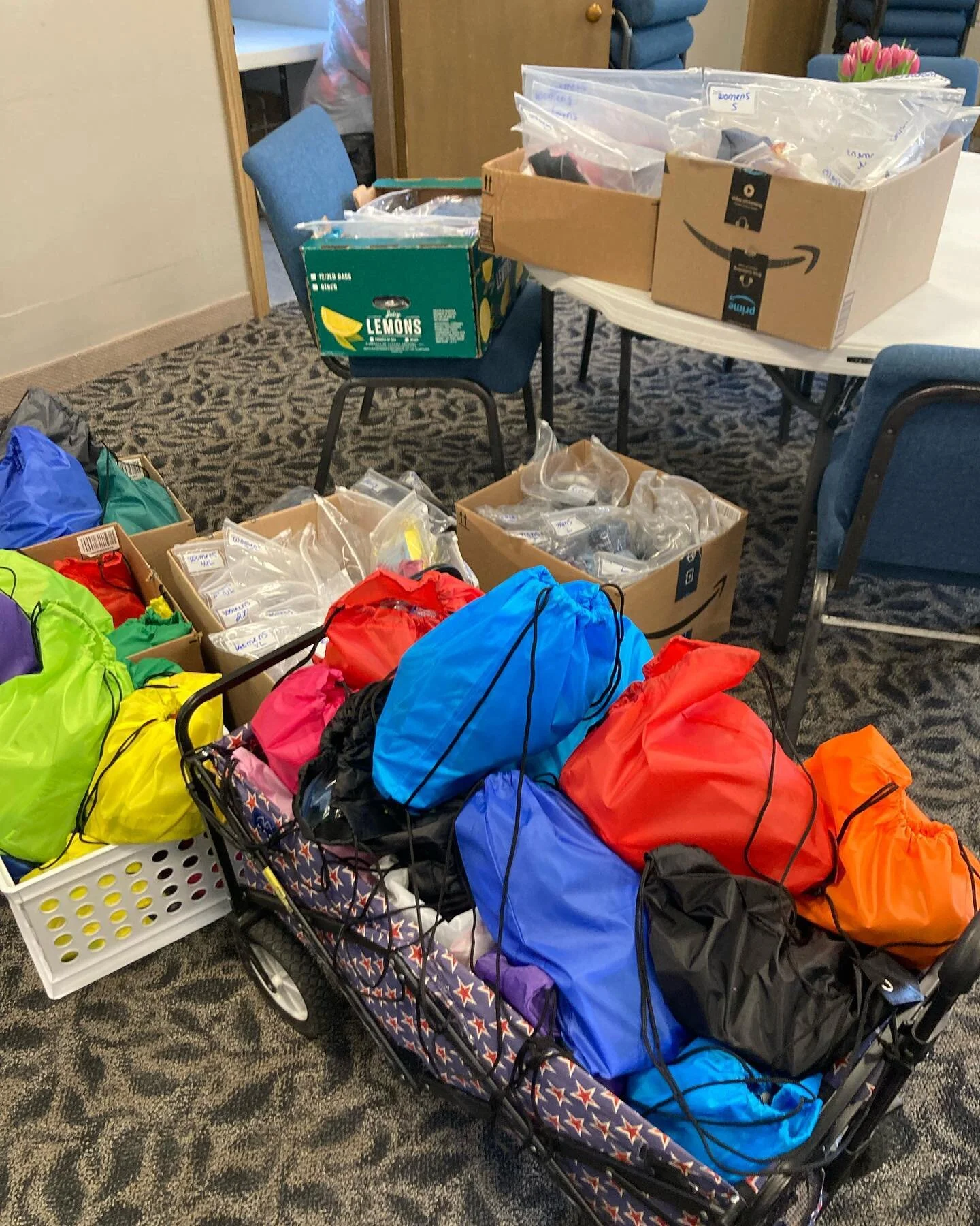 Huge thanx to one of our community partners who continuously helps us with distributions!

Here are some of the bags that they brought out last week! Filled with specific materials requested by our community members!

Solidarity always🤝

#mutualaid 