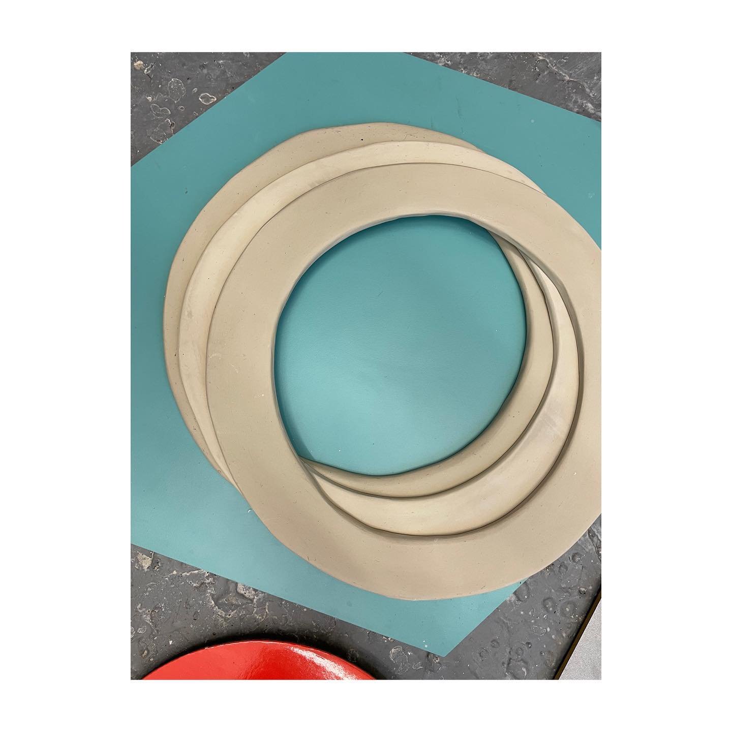 I love clay forever and always!!! And I have been working a LOT with it recently for a few different things. All kinds of different clays too - from bright white n brittle porcelain to rusty red iron-rich clays pulled straight from the earth on the e