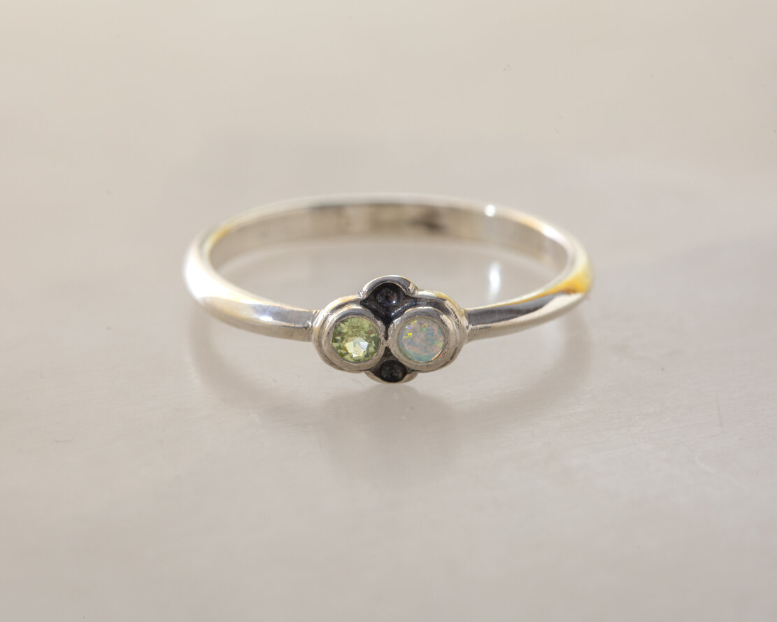 Uno Sumus Animo Ring
Rings, Engagement rings, Love rings, Birthstones, Family jewelry, Sentimental jewelry, FRIENDSHIP RINGS
Lucille Geist Jewelry