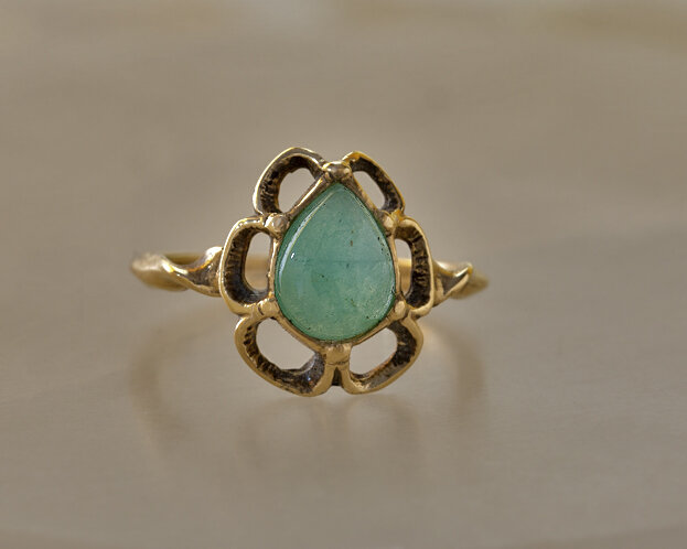 Castalia Ring
Rings, Castalia, Garnet, Emerald, Cabochon, Rose cut, Castalian Spring
Lucille Geist Jewelry