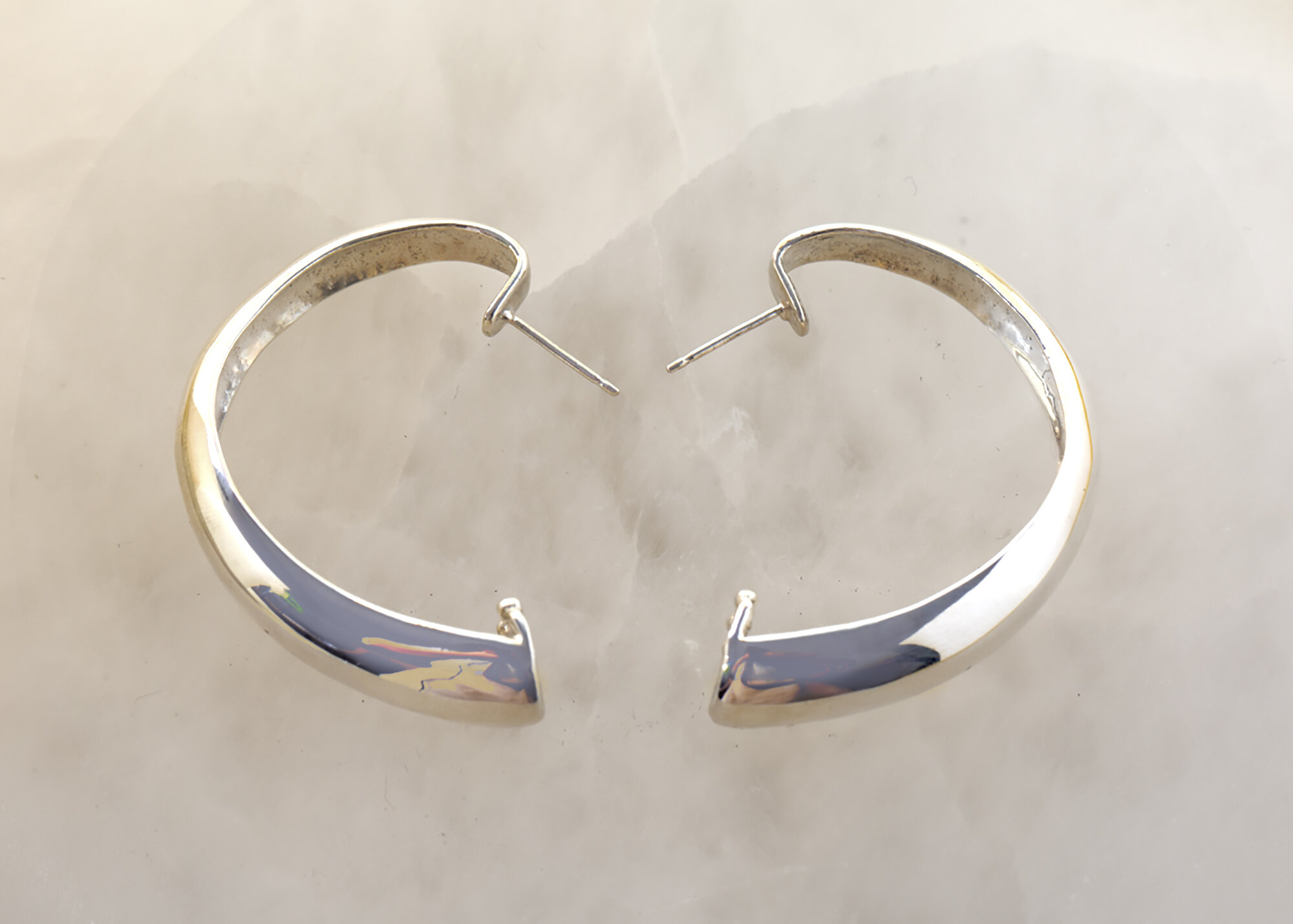 Vault Hoops
Vault, Quatrefoil, Gold, Silver, GOTHIC, GOTHIC ARCHITECHTURE, GOTHIC ARCHES, ARCHITECHTURE
Lucille Geist Jewelry