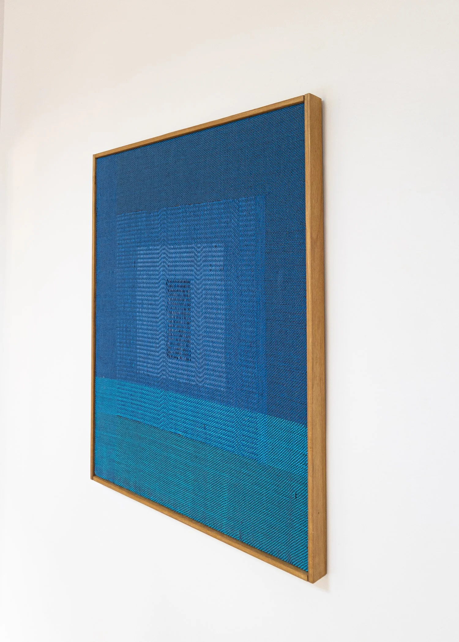Susanna_Costantini_handweaving_BlueFlag_side.jpg