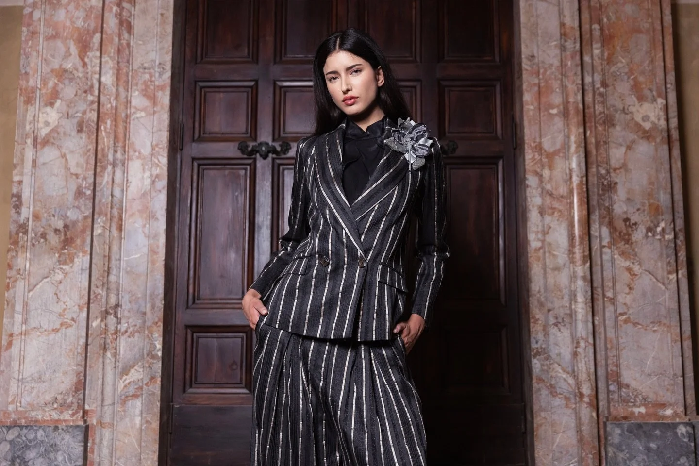 Late October runway mood.

A/I 2025 Sottrazioni 
@romajewelryweek @lookedmodelmanagement 

📸: @claudiafrijiophotographer 

- Make-up/Hair @accademiaditrucco 
- Make-up/Hair Coordinator @noemiseveramua 

#sottrazionibydomitillafunghini

#fashion #fas