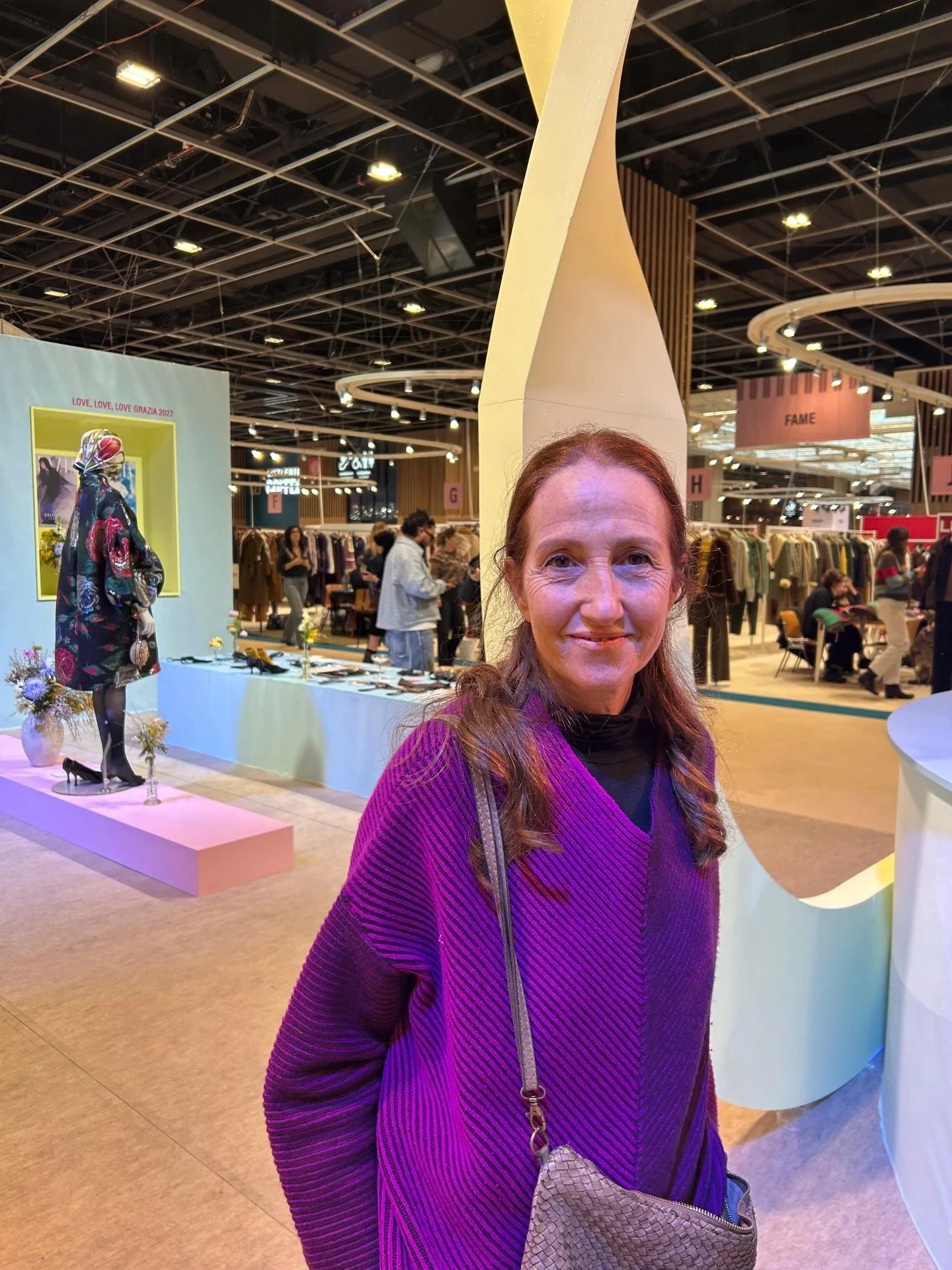 looking around..👀✨ @whosnext.paris