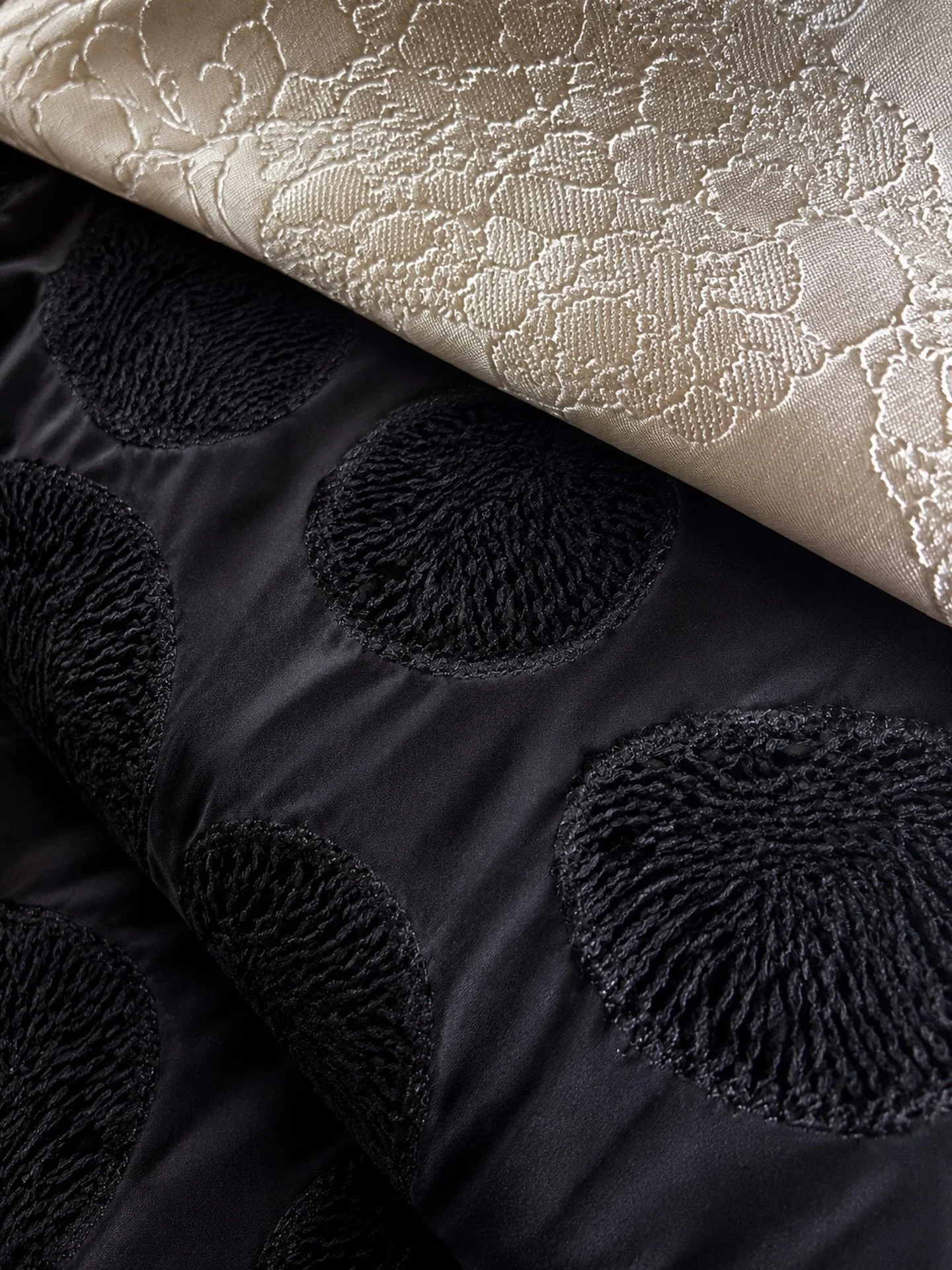 Designed to be felt before being understood.

#sottrazionibydomitillafunghini #fabric #textures