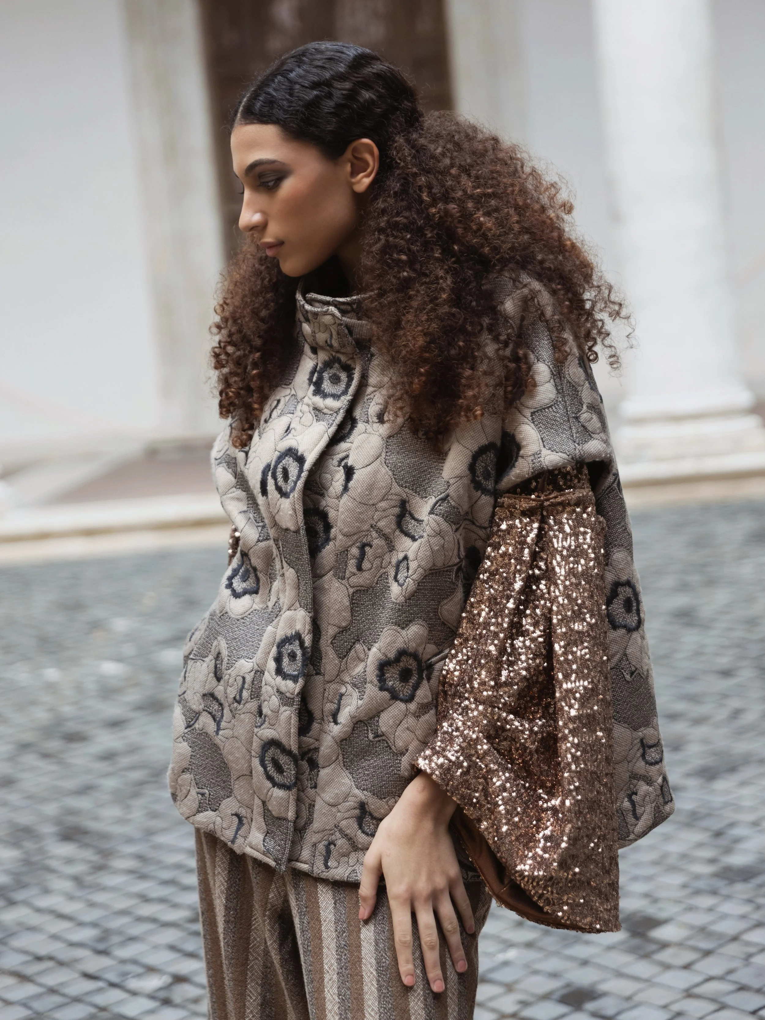 trame floreali, riflessi di luce e volumi avvolgenti

A/I 26-27

✮ In-Canto

Fashion Designer
&bull; Domitilla Funghini @sottrazioni_abbigliamento 

Photographer 
&bull; @claudiafrijiophotographer 

Model Agency
&bull; @lookedmodelmanagement 

Model
