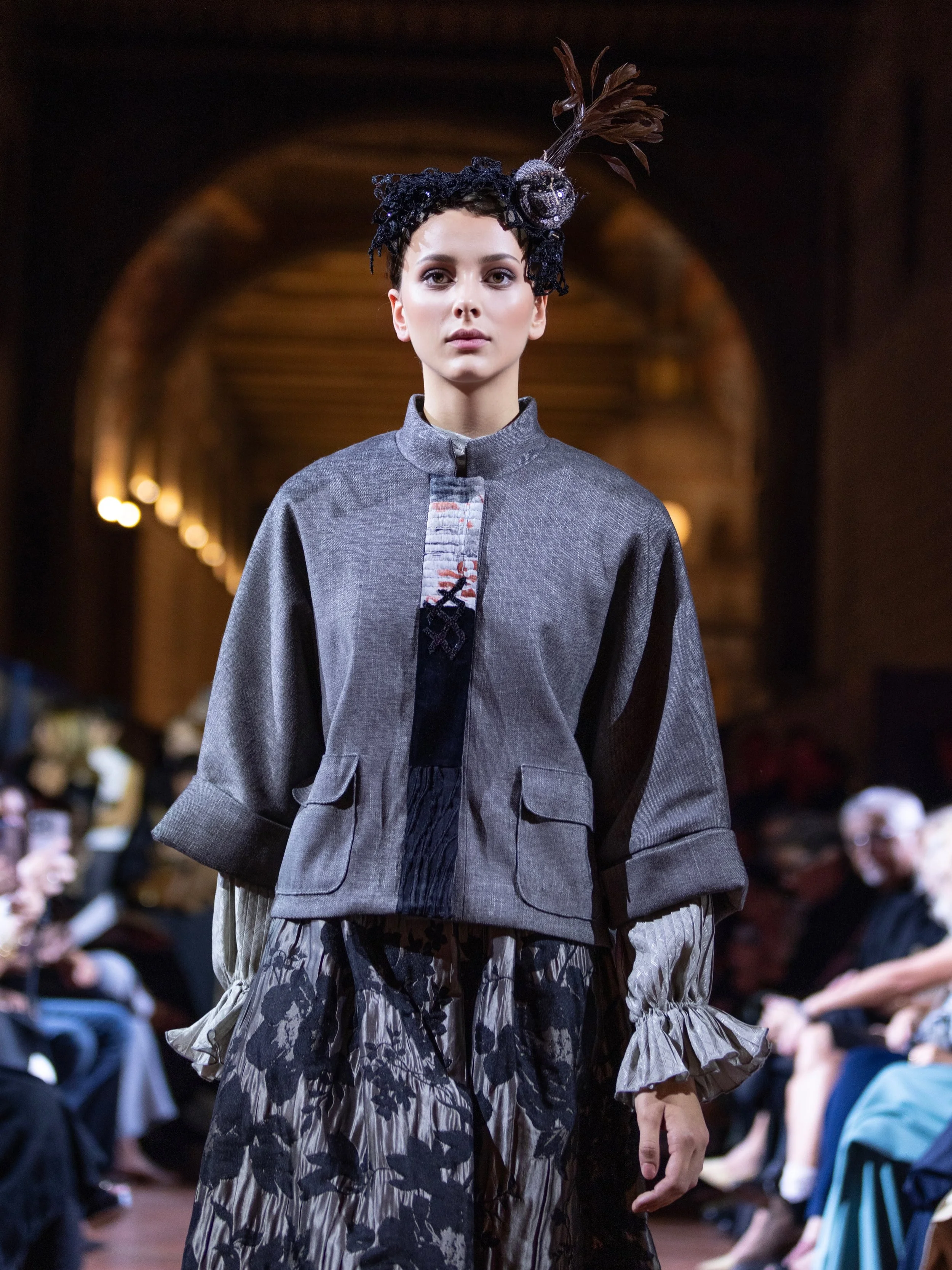 A/I 26-27

✴︎ In-Canto

Fashion Designer
&bull; Domitilla Funghini @sottrazioni_abbigliamento 

Runway photographer 
&bull; @claudiafrijiophotographer 

Model Agency
&bull; @lookedmodelmanagement 

Model 
&bull; @emmareka.simionii 

Make-up/Hair 
&bu
