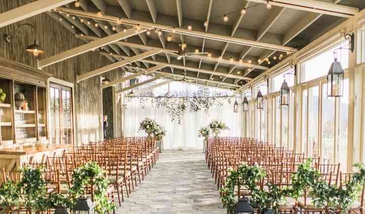 r10_2x_phf-stephaniemessick-maryjohnathan-veranda-ceremony-decor-december2019-6_51_417209-159121502389262.jpg