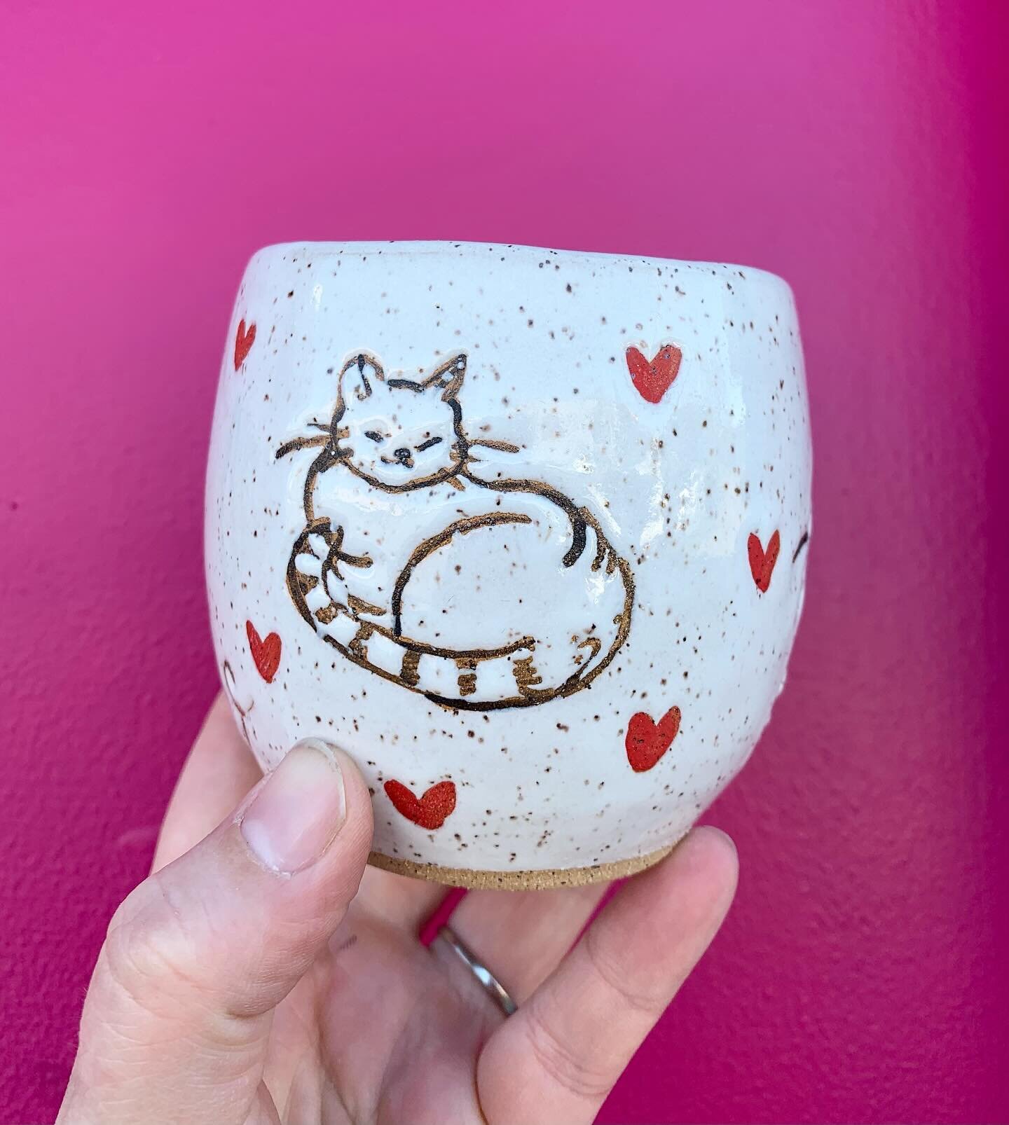 TACOMA! i&rsquo;m coming to you for my first event outside of oregon! i&rsquo;ll be at @pnwpopuppro.market at @ebonyandivorycoffee this saturday! can&rsquo;t wait to spend a little time in this cute city. hope to see you there!

#ceramics #tacomawash