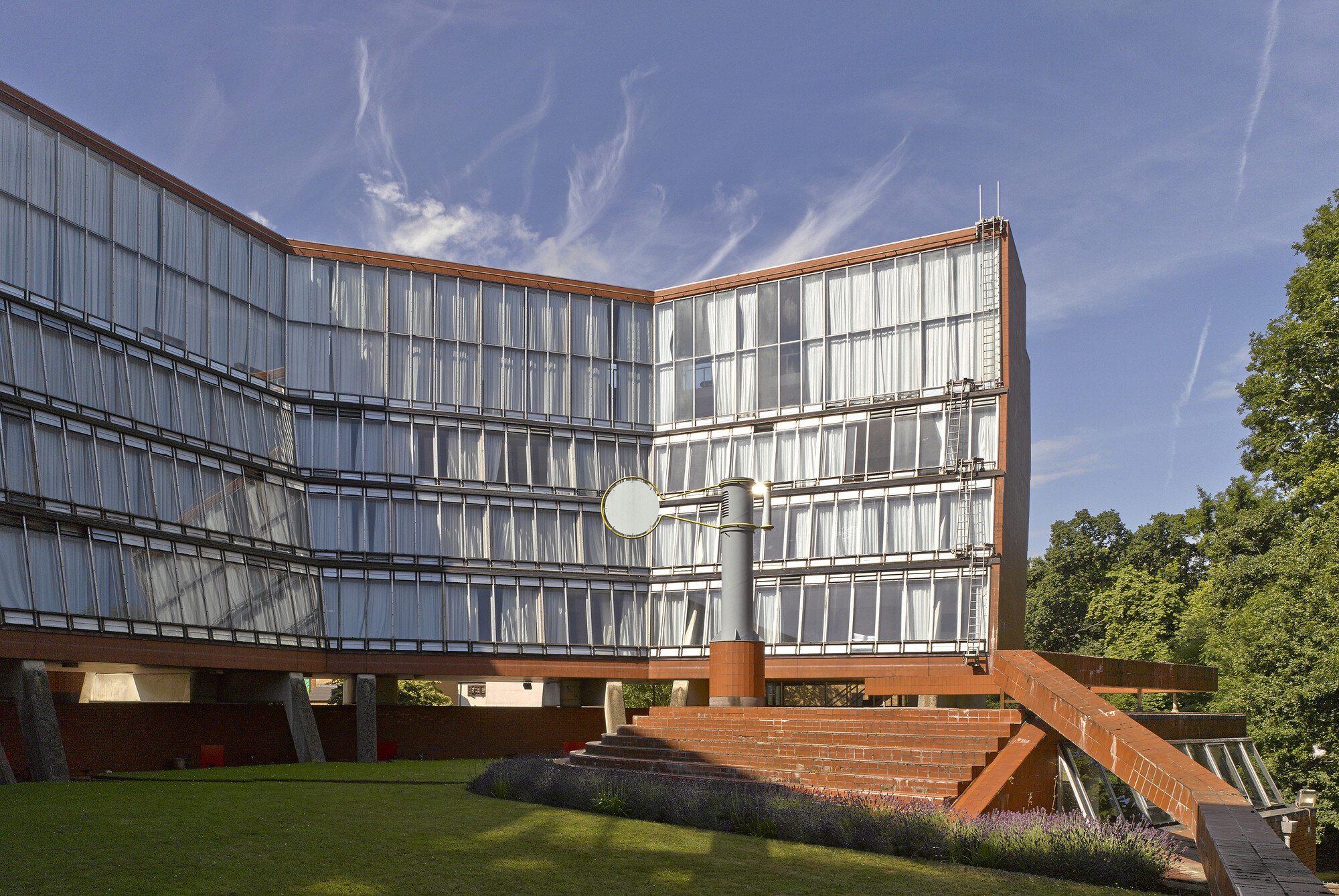 PRECEDENT - THE FLOREY BUILDING