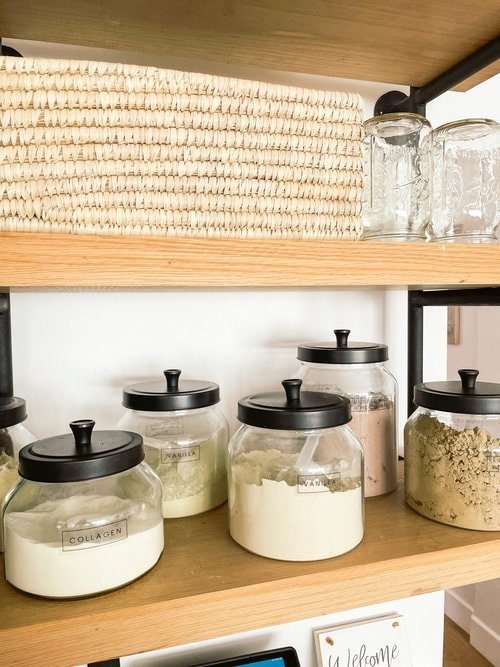 kitchen shelves organization