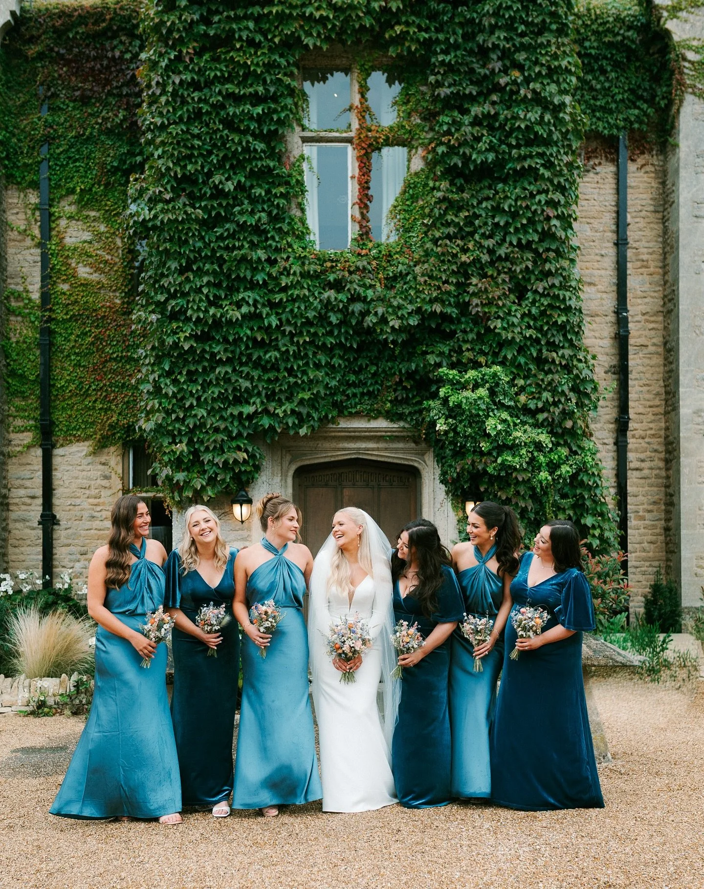 Sneaky lil throwback to Tash and Mike&rsquo;s wedding at the beautiful Hyde House 🫶🏼 

Hair - @andrealuellahair 
Makeup - @amyrosemakeupartist
DJ - @andrealuellahair nick_baya
Videographer - @sullivanstreetfilms
Content creator - @bridalbestieclub
