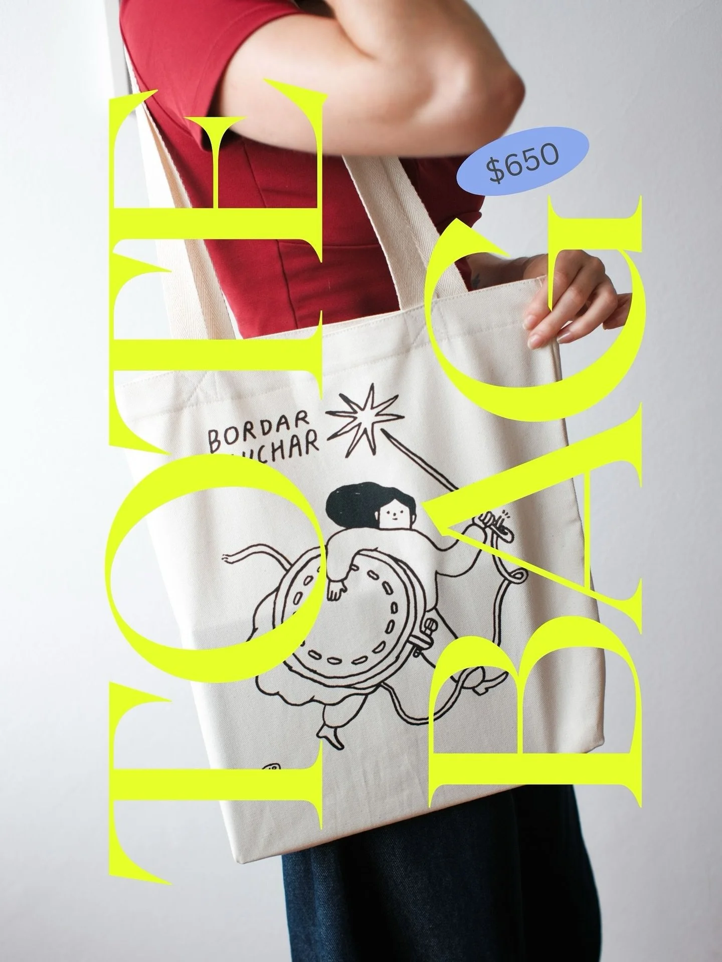 Miren qui&eacute;n volvi&oacute;!?
El tote m&aacute;s lindo, y en versi&oacute;n expandida con libro :)

La calidad tanto de la tela como de las asas es hermosa, y como todo lo de esta temporada, son poquitos.