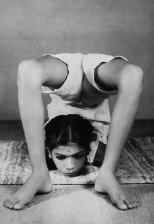 Saraswathi in gandha berundasana hands not to the front