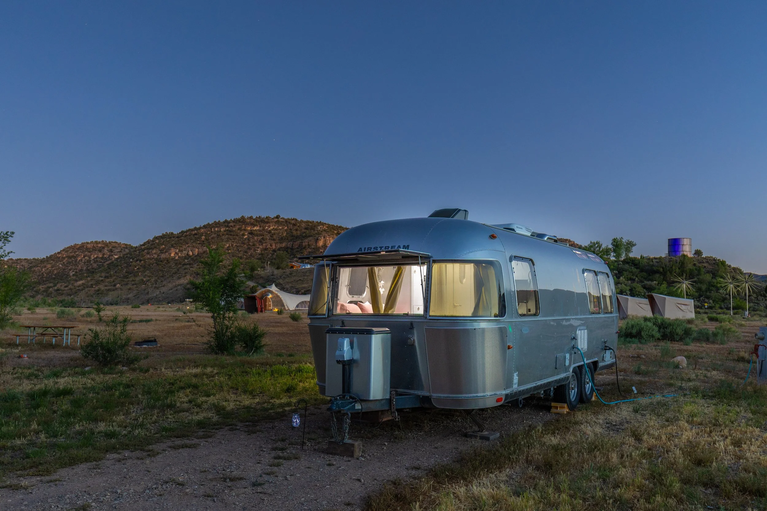 E outside-9283.jpg