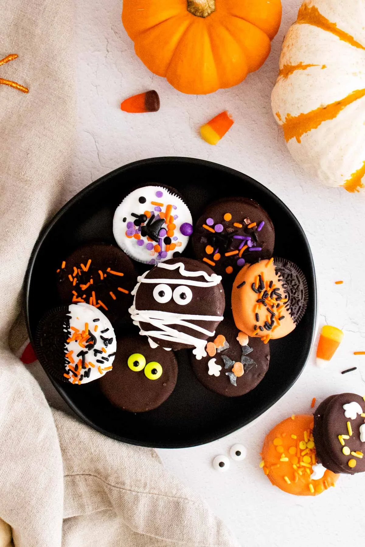 halloween-chocolate-covered-oreos-recipe-1-2.jpeg