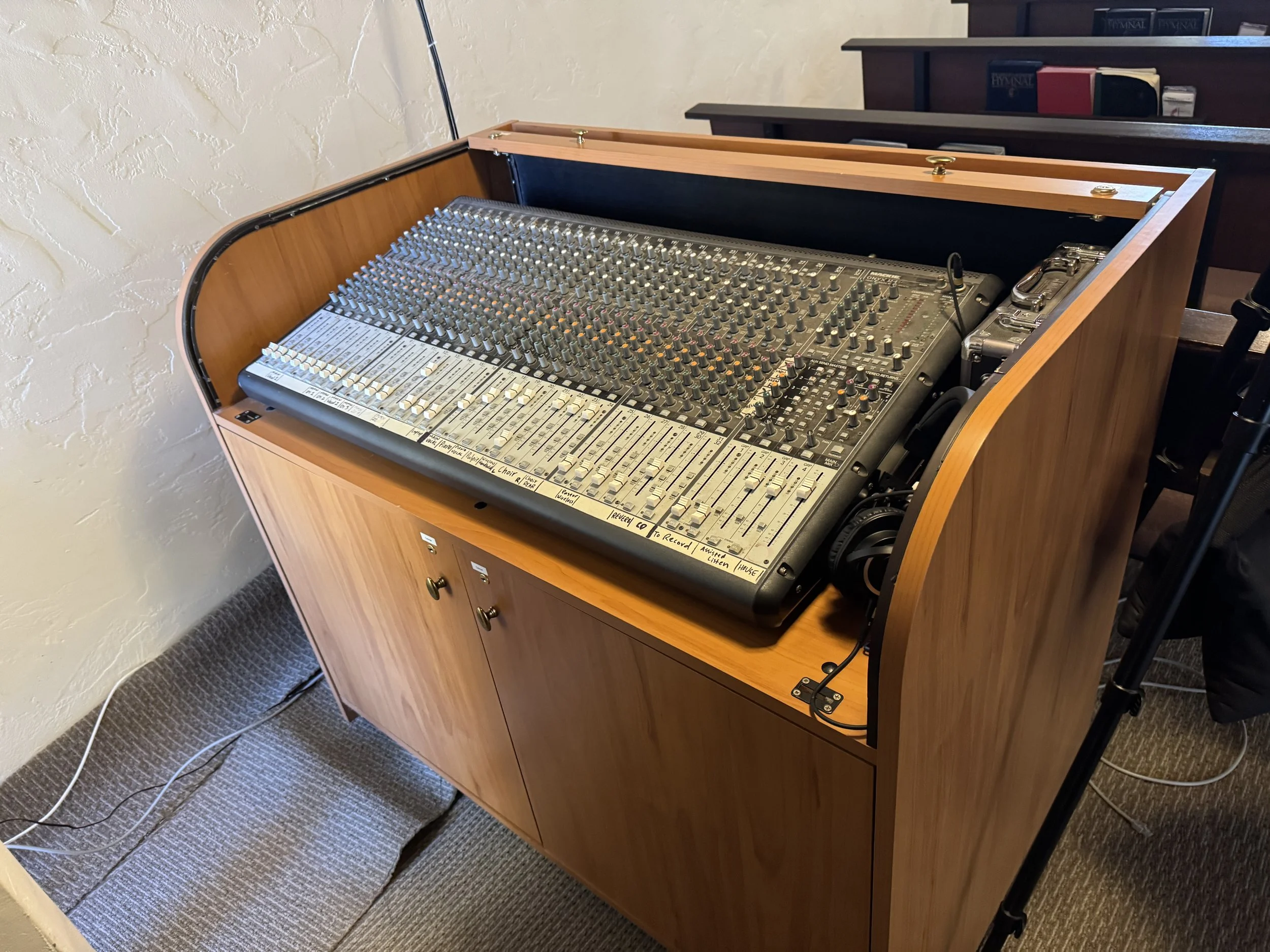 While this mixer was quite capable in its day, newer solutions are both easier to use, and provide better support to live streaming (while fixing a dozen other issues).