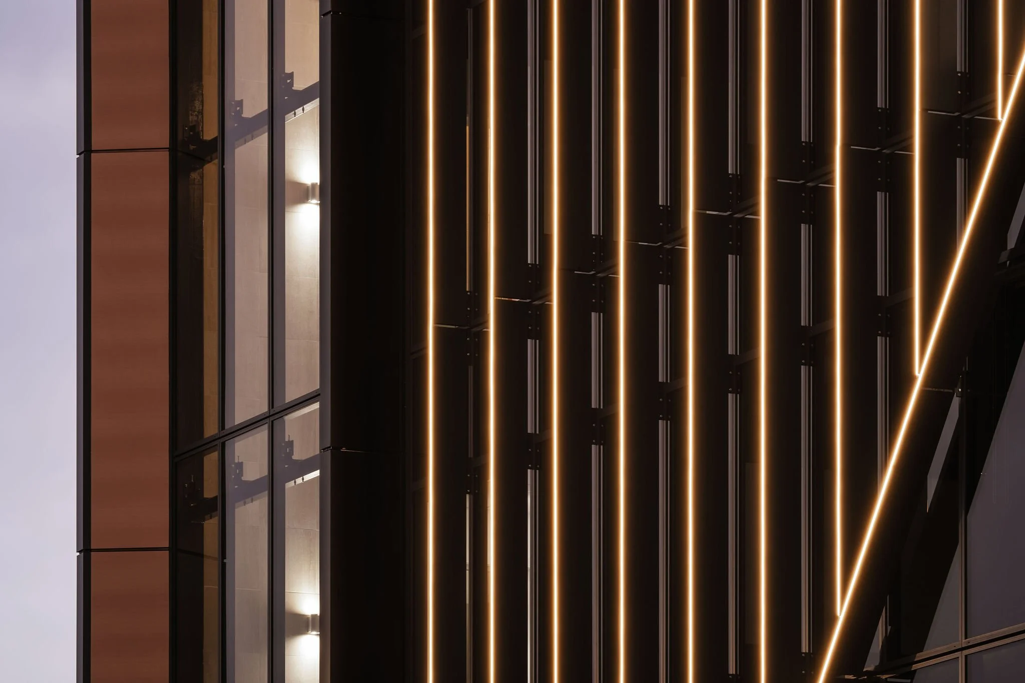 93-cameron-Facade lights 02.jpg