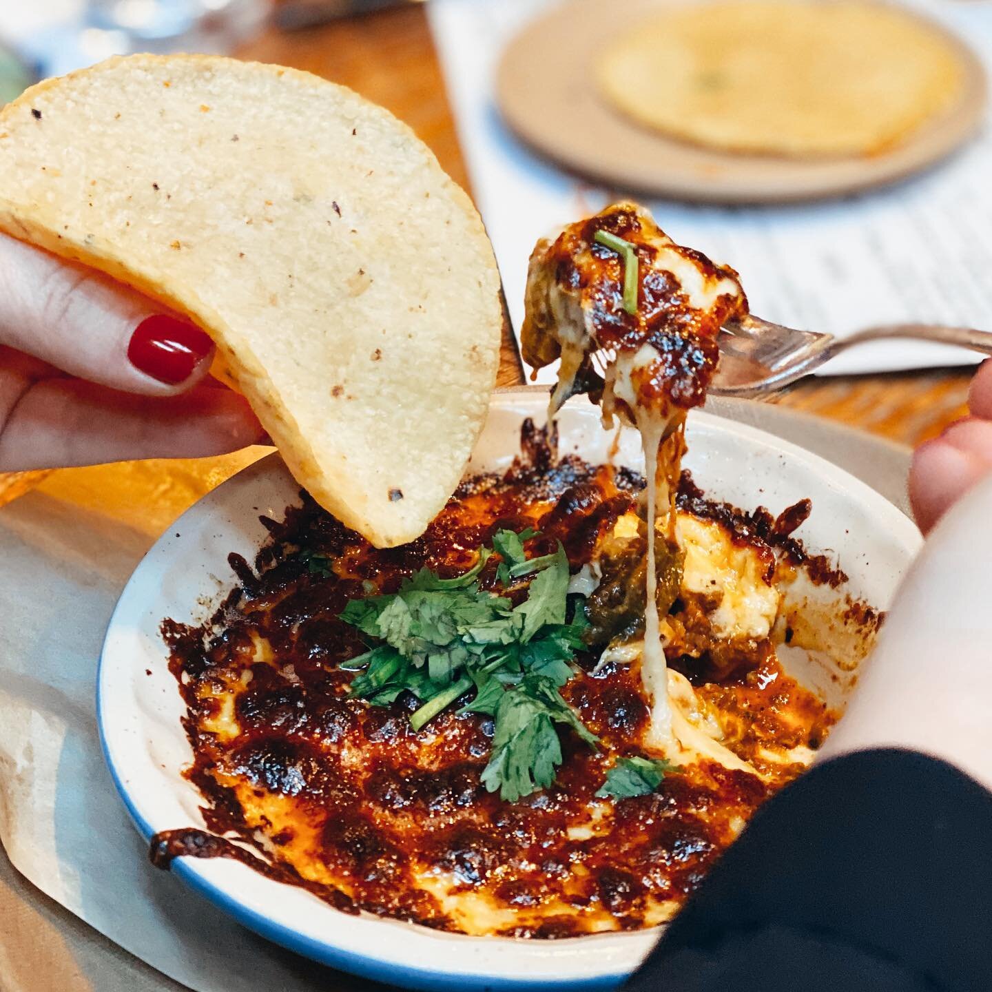 We hit up the delicious @minerochs for some Mexican fare with low-country ingredient inspo. 𝗖𝗵𝗮𝗿𝗹𝗲𝘀𝘁𝗼𝗻 𝗳𝗼𝗼𝗱 𝗴𝘂𝗶𝗱𝗲 𝗰𝗼𝗺𝗶𝗻𝗴 𝘀𝗼𝗼𝗻! Ps - thanks for the recommendation chef @zitzmannpablo