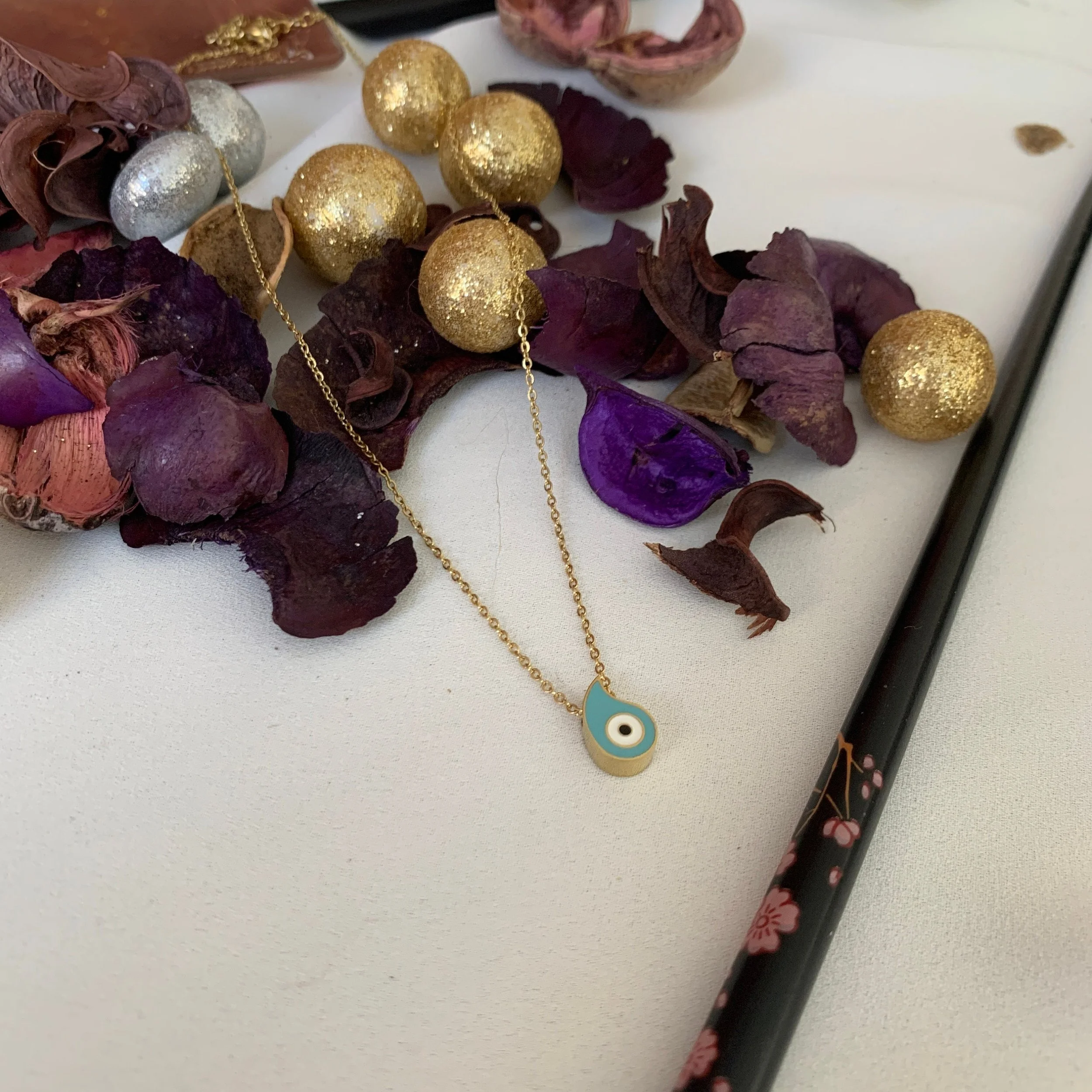 https://i.etsystatic.com/21541590/r/il/852fab/3511873988/il_fullxfull.3511873988_5u6q.jpg