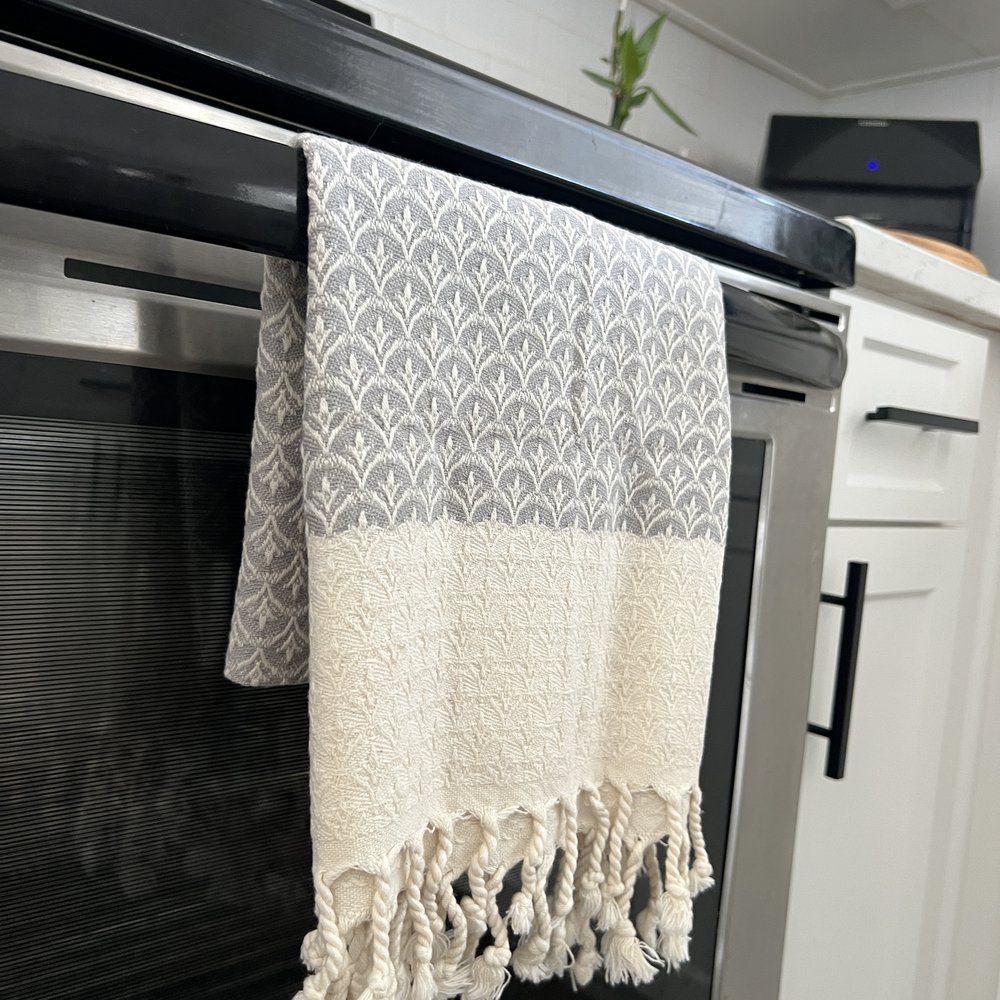 MyAprils Turkish Hand Towels Kitchen Tea Towels Bathroom Decor Boho  Farmhouse 100% Cotton Quick Dry Dish Towel with Hanging Loop Decorative  Hand Towel