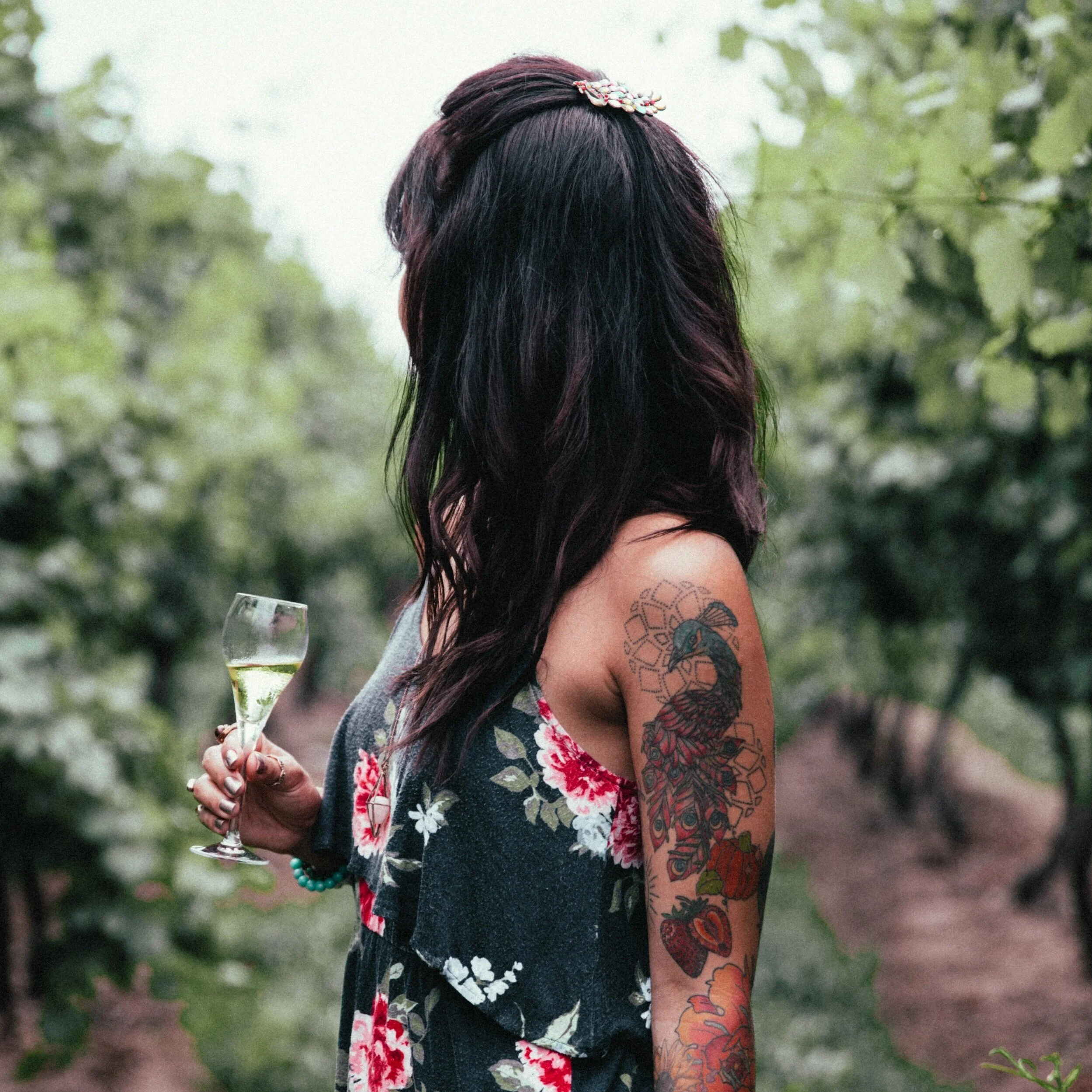 womens-fashion-woman-in-dress-in-vineyard.jpg