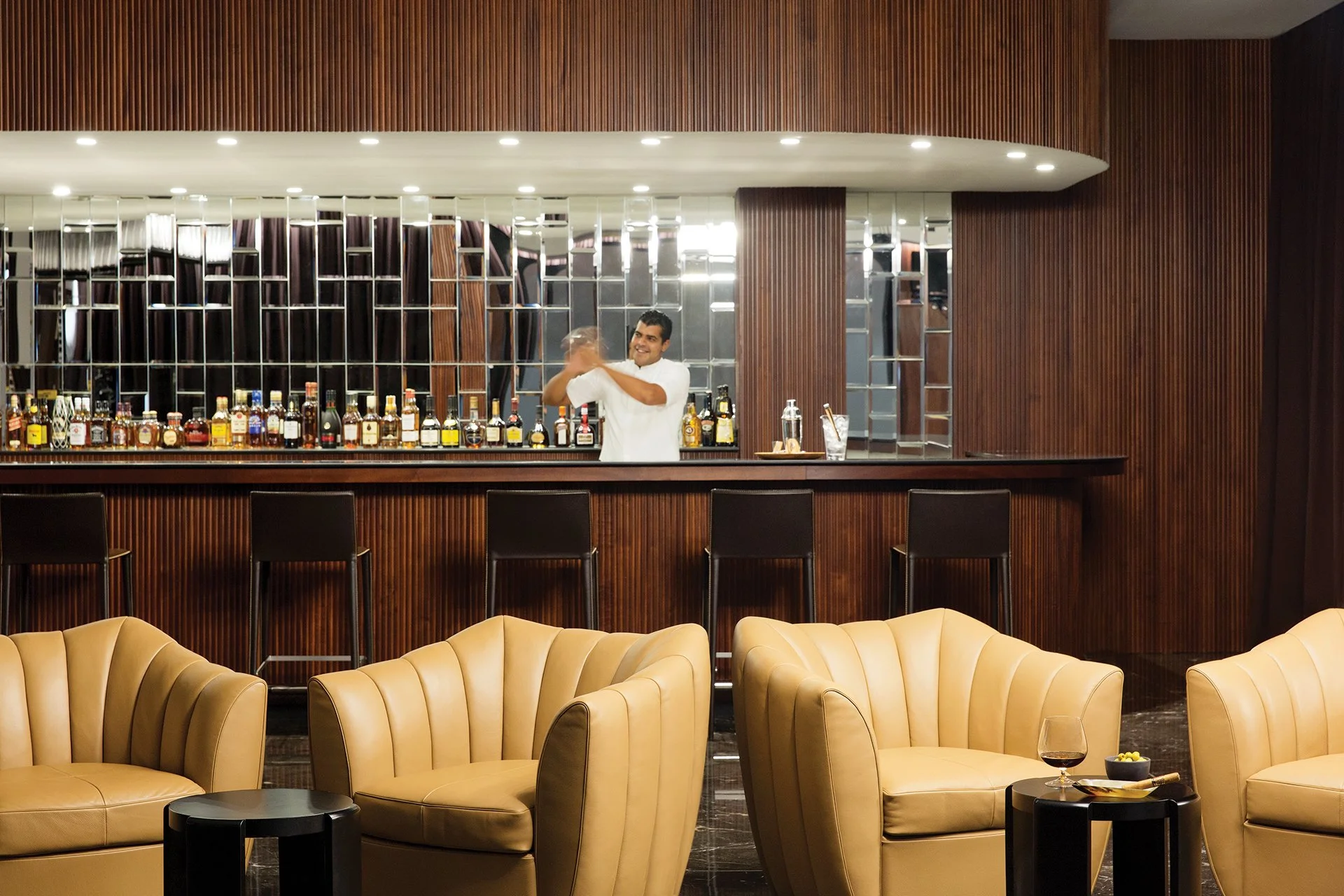XEC_Piano_Bar_LR.jpg