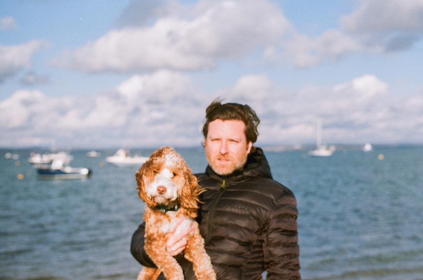 Me and my mate. Doing our out of focus thing but still rocking it. 📷 @juliadavis101 
.
.
.
.
.
#35mm #shotonfilm #filmisnotdead #shootmorefilm #welltraveled #kernow #exploremore #swisbest #cornwall #freshairclub #outdoorcameraclub #wildernessculture