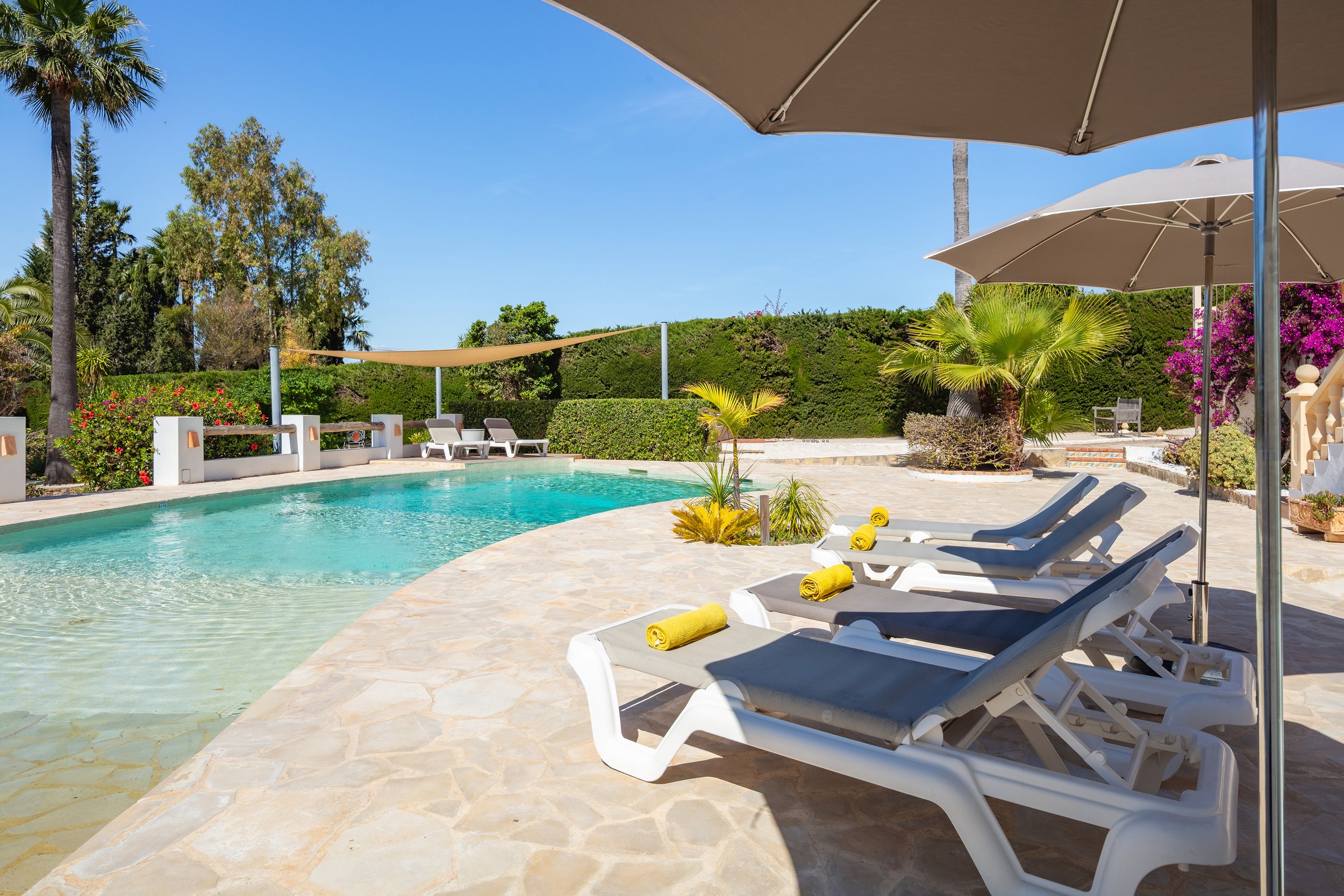 montgo-palms-javea-large-private-pool-with-wide-views