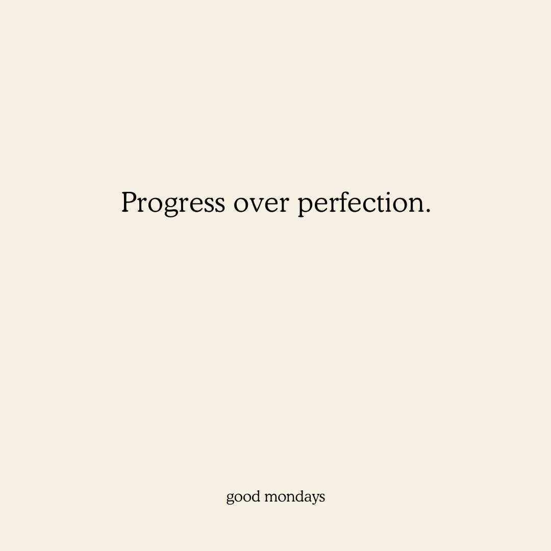 A mid-week reminder that perfection does not exist. But progress (even if tiny + slightly messy) and growth does..however that looks to you ✨⁣
⁣
⁣
#goalsetting #solopreneur #solopreneurlife #soulfulbusiness #intentionalbusiness #smallbizclub #femalec