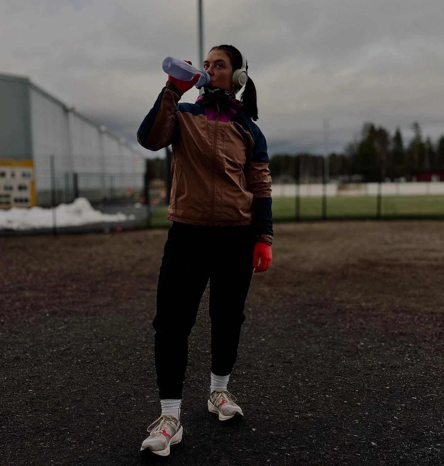 Harkkap&auml;iv&auml;kirja📝
Eilen oli sauvalenkki&auml;, m&auml;kivetoja ja rappusia
T&auml;n&auml;&auml;n tuntu jaloissa🦵🏽 
+t&auml;n&auml;&auml; oli voima treeni

#m&auml;kivetoja #sauvak&auml;vely #rappustreeni #treenip&auml;iv&auml; #treenip&a