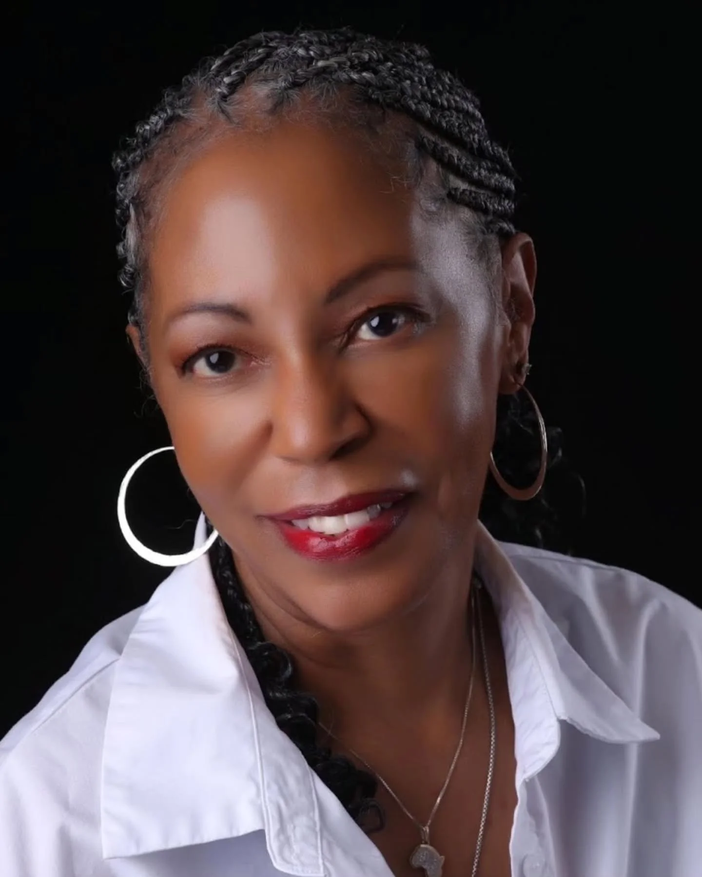 In a world that often asks us to &ldquo;just stay positive,&rdquo; this 90-minute session invites something deeper&mdash;something more real.❤️
.
.
Grateful AND Grounded: Cultivating Hope and Resilience Without Bypassing Reality is a space to honor w