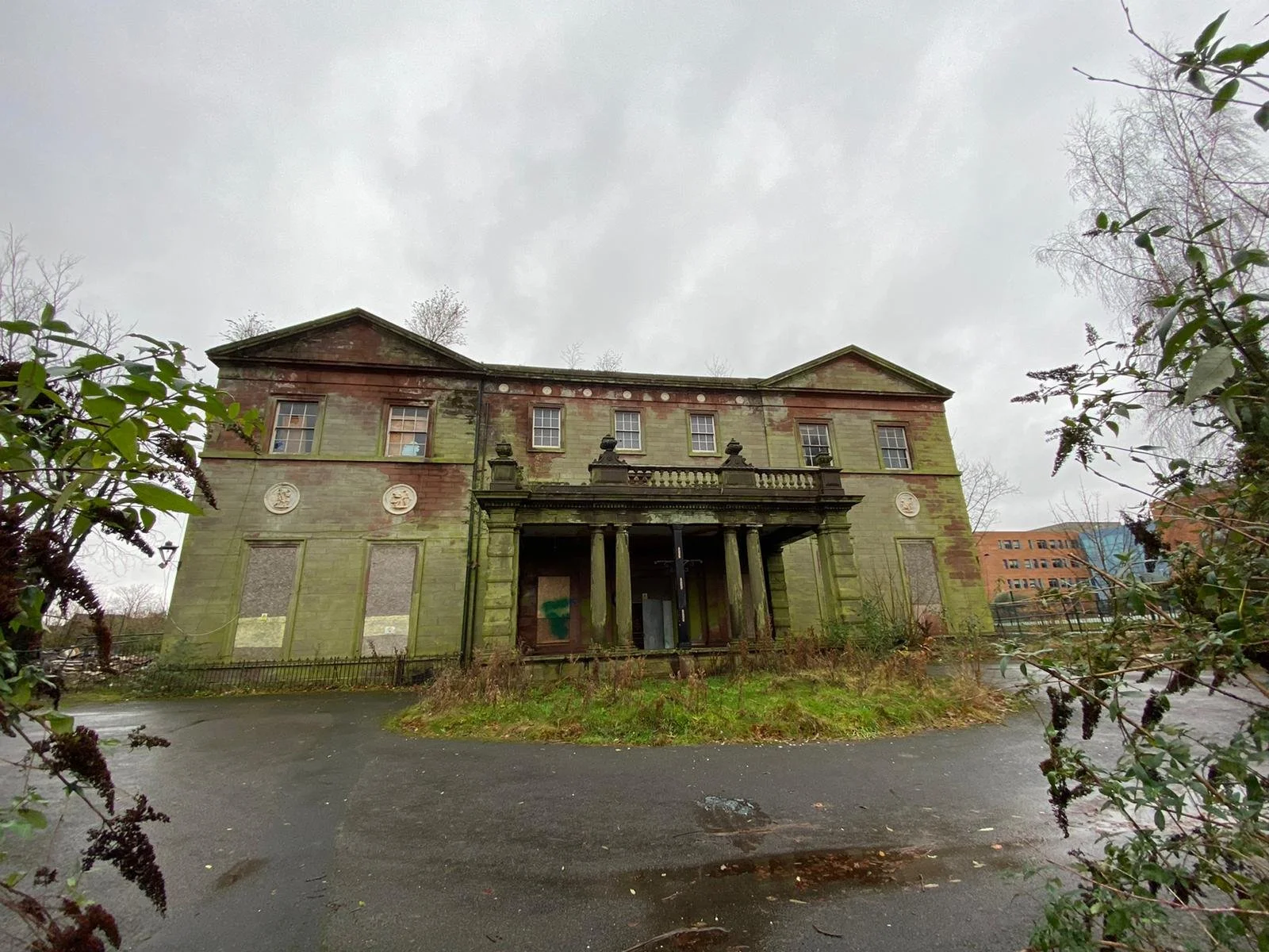 Woolton_Hall_2020.jpg