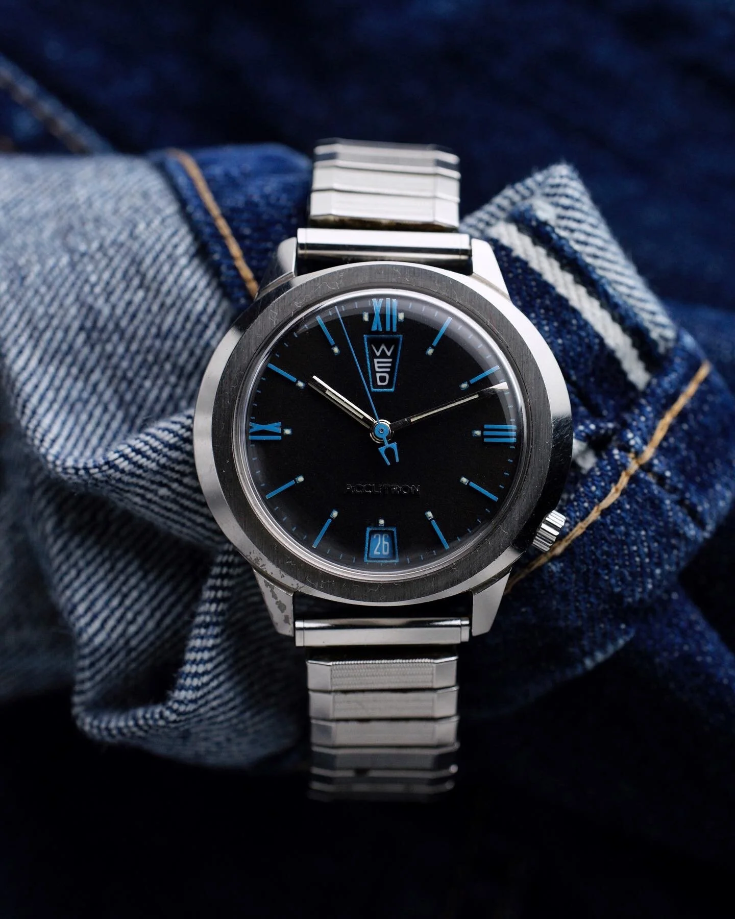 Bulova Accutron Day-Date Turquoise — Avocado Vintage Watches