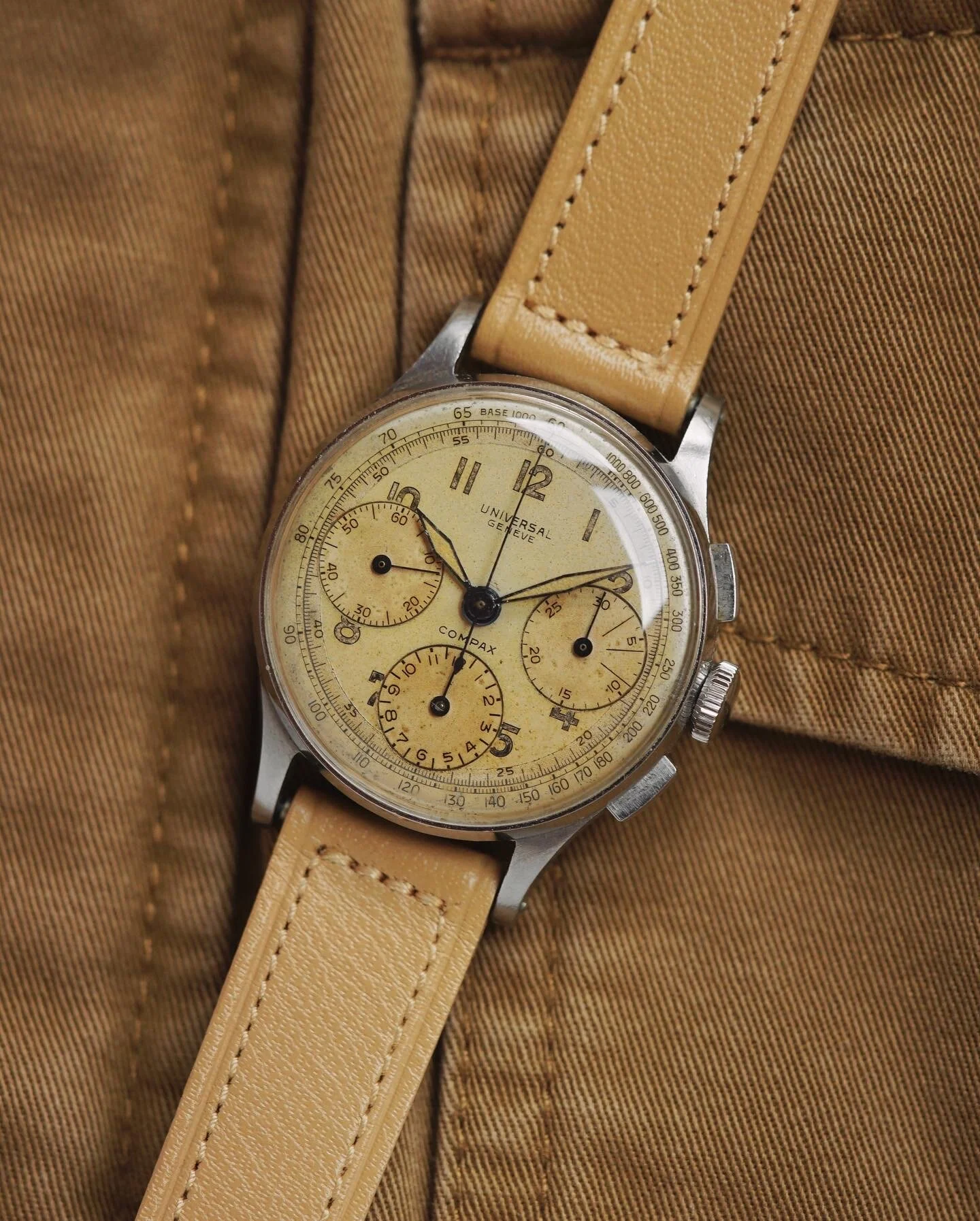 Universal Geneve Compax — Avocado Vintage Watches