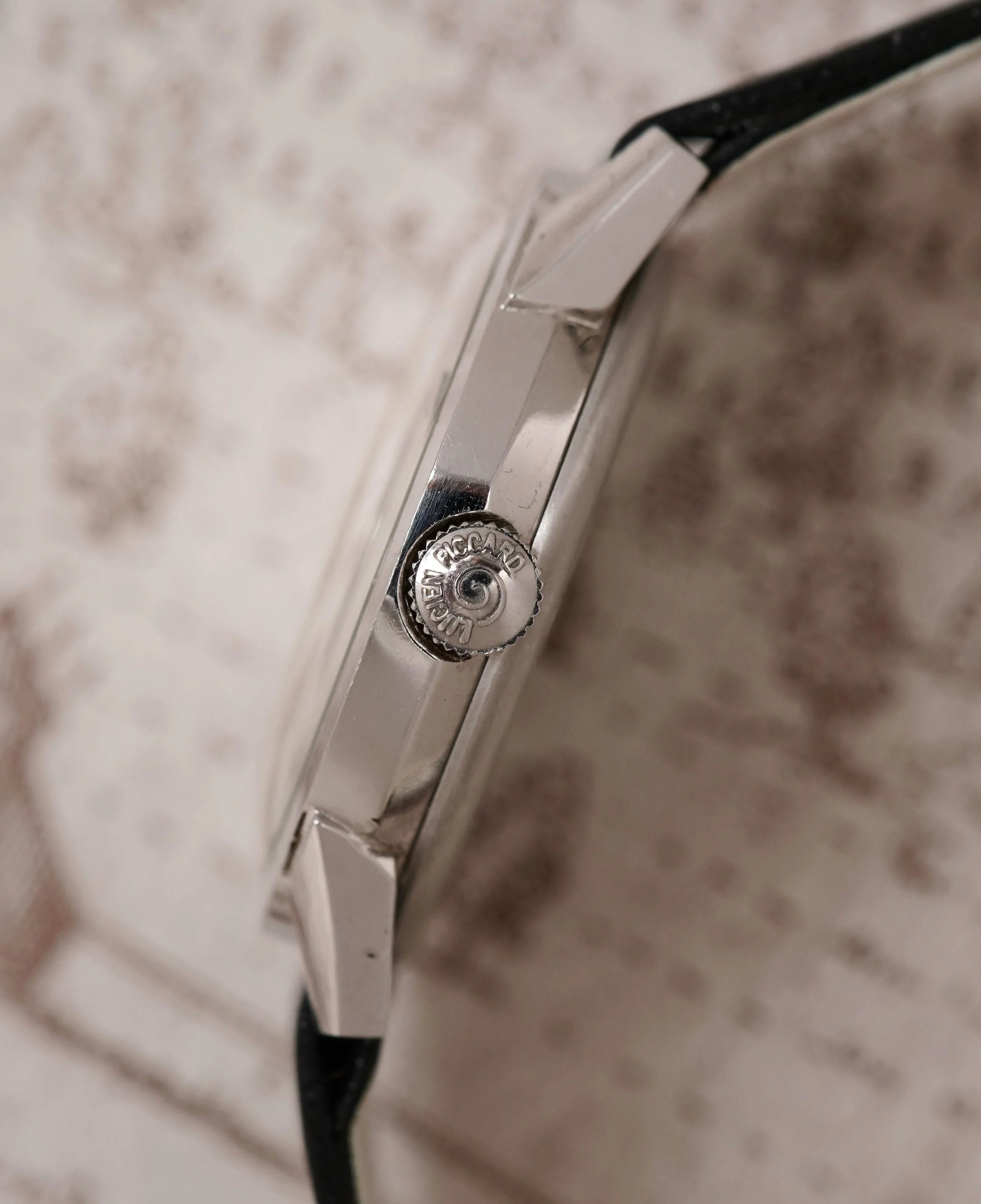 The Cardinal's Time — Avocado Vintage Watches