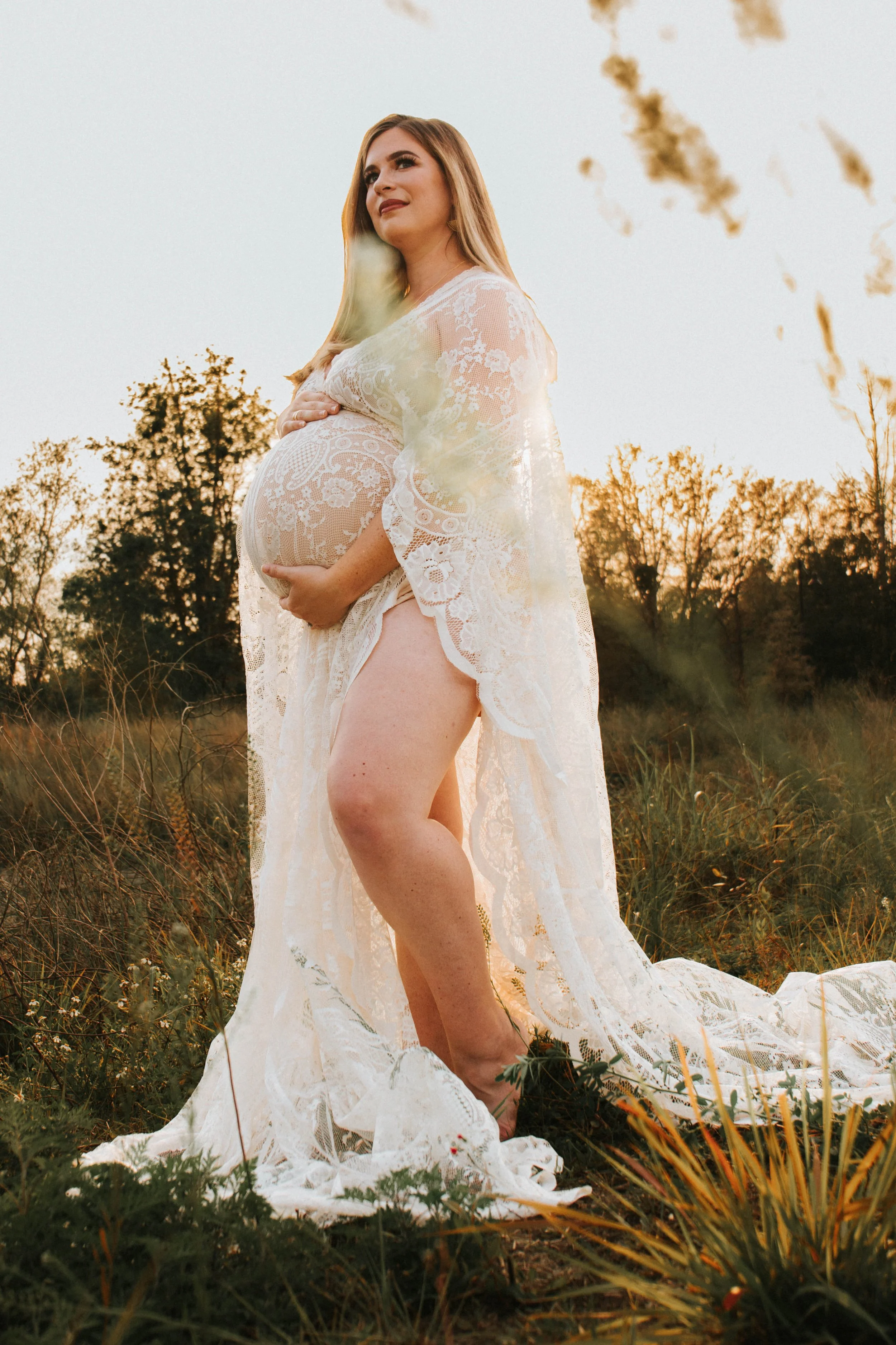 artistic maternity photoshoot photographer, body positive, boho maternity photos, Tampa, Orlando, Lakeland Florida, body positive maternity photographer