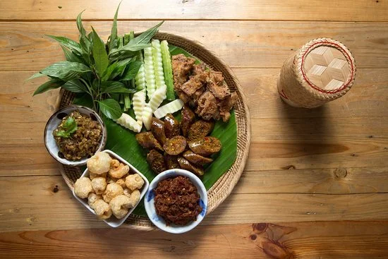 Thai Ni Yom