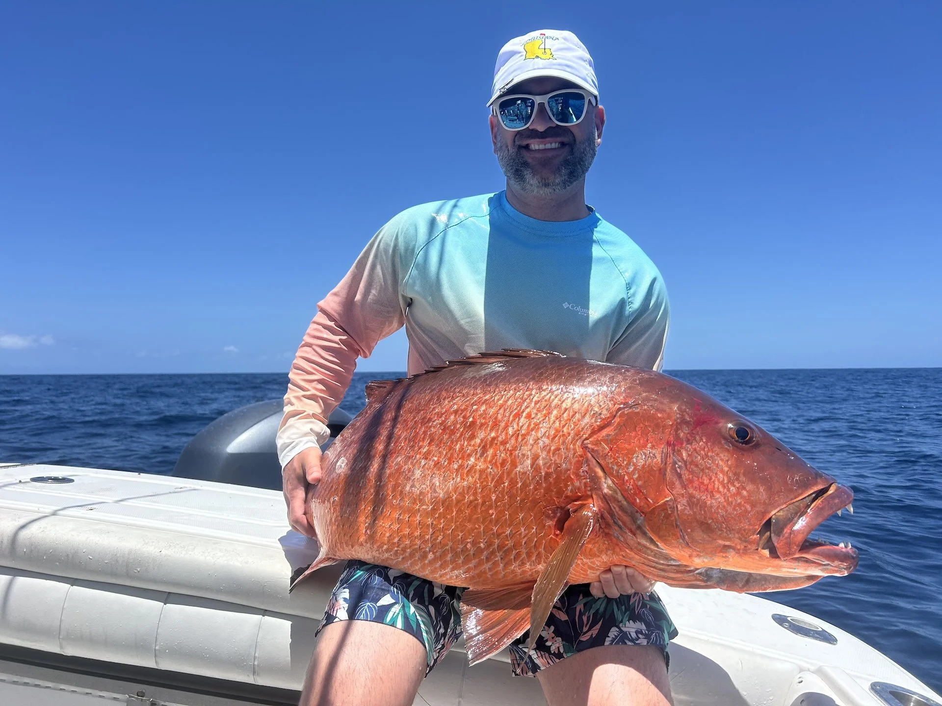 Aventura de pesca de mero en alta mar en las aguas de Rincón, Puerto Rico