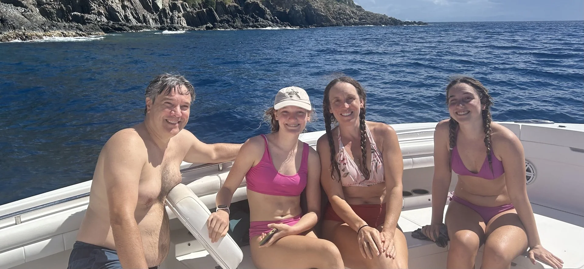 Excursiones familiares de buceo con tubo a la isla de Desecheo