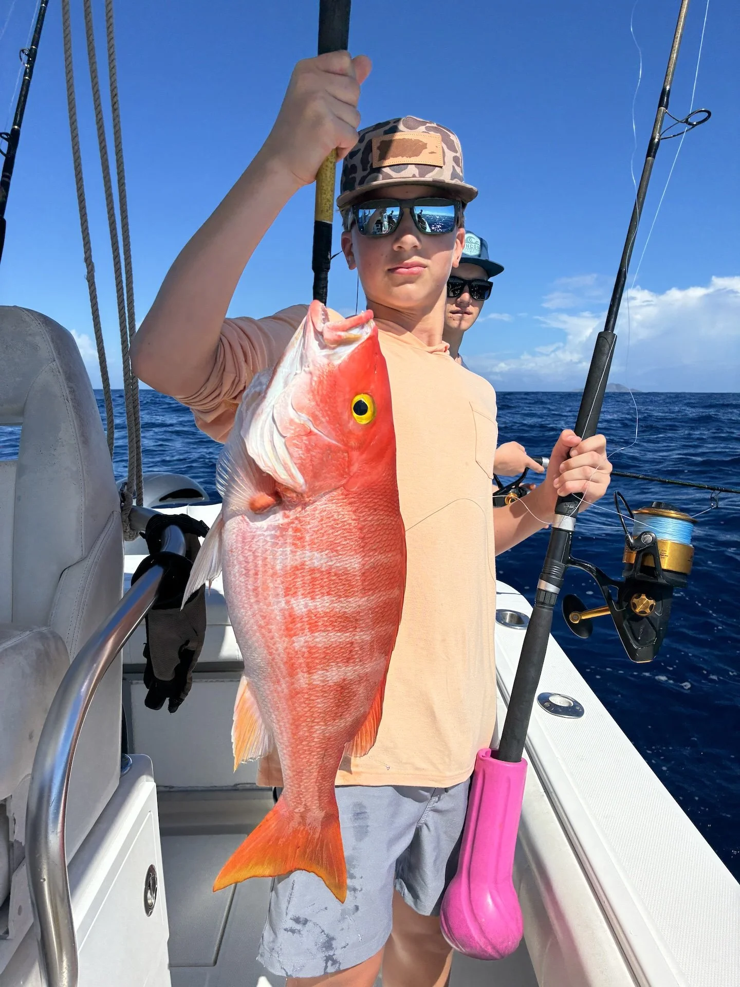 Una aventura de pesca en alta mar con vistas espectaculares frente a la costa de Rincón, Puerto Rico