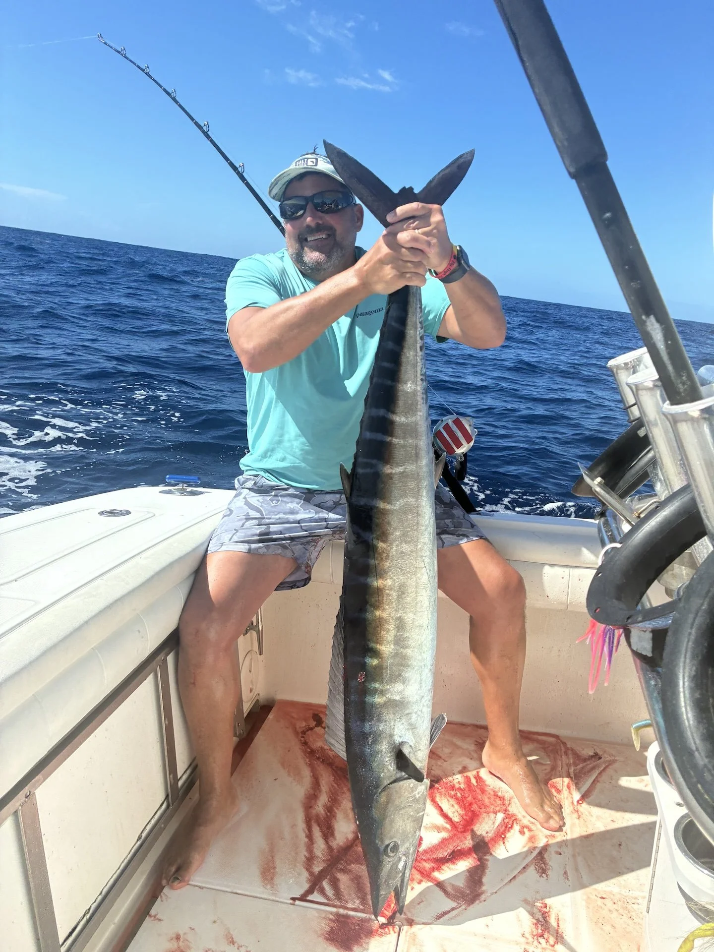 La excelencia en la pesca en alta mar queda demostrada con la incursión de Simply Caught Charters en los mejores caladeros de wahoo.