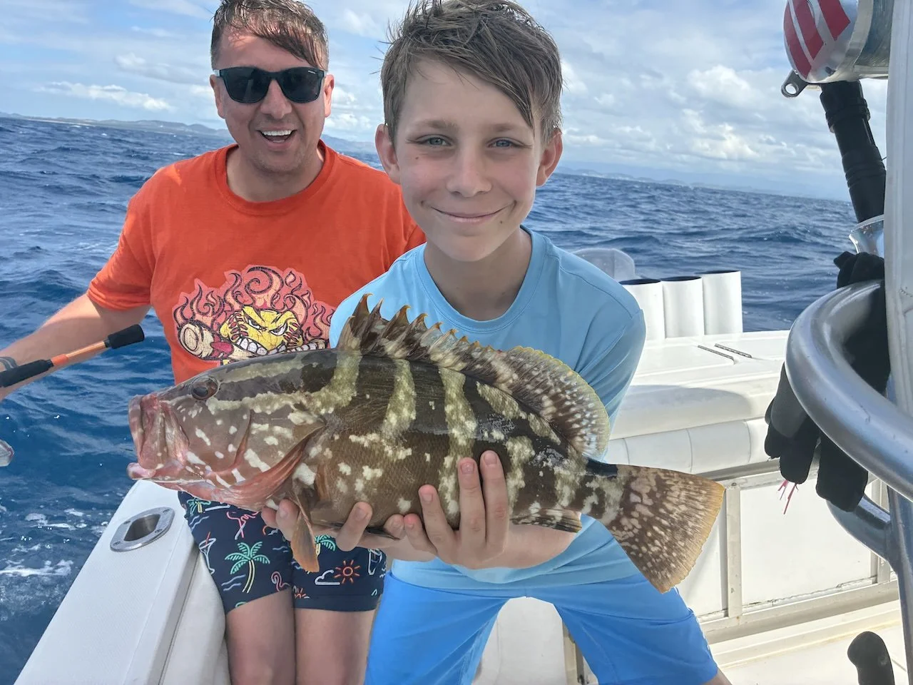 Excursión privada de pesca de fondo con Simply Caught Charters en Rincón