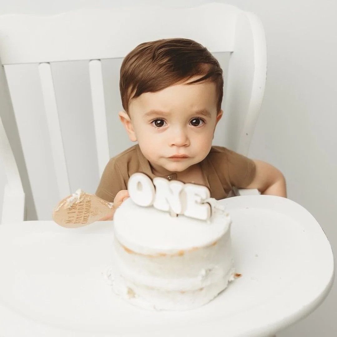 Moms: Are you currently surviving an entire year of raising a human? You deserve to treat yo&rsquo; self! 👏🍰
⠀⠀⠀⠀⠀⠀⠀⠀⠀
The studio calendar is rapidly filling...if your baby will be turning one in the winter, don&rsquo;t wait to reach out so we can 