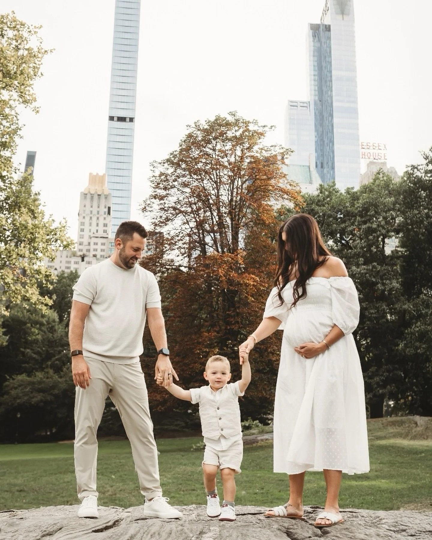 NY, NY 🌆🎶

This sweet family reached out to me from Canada (how cool!) wanting to plan maternity photos on their upcoming trip to New York City. They had seen several of my Central Park photoshoots on google, liked my style and we were able to make