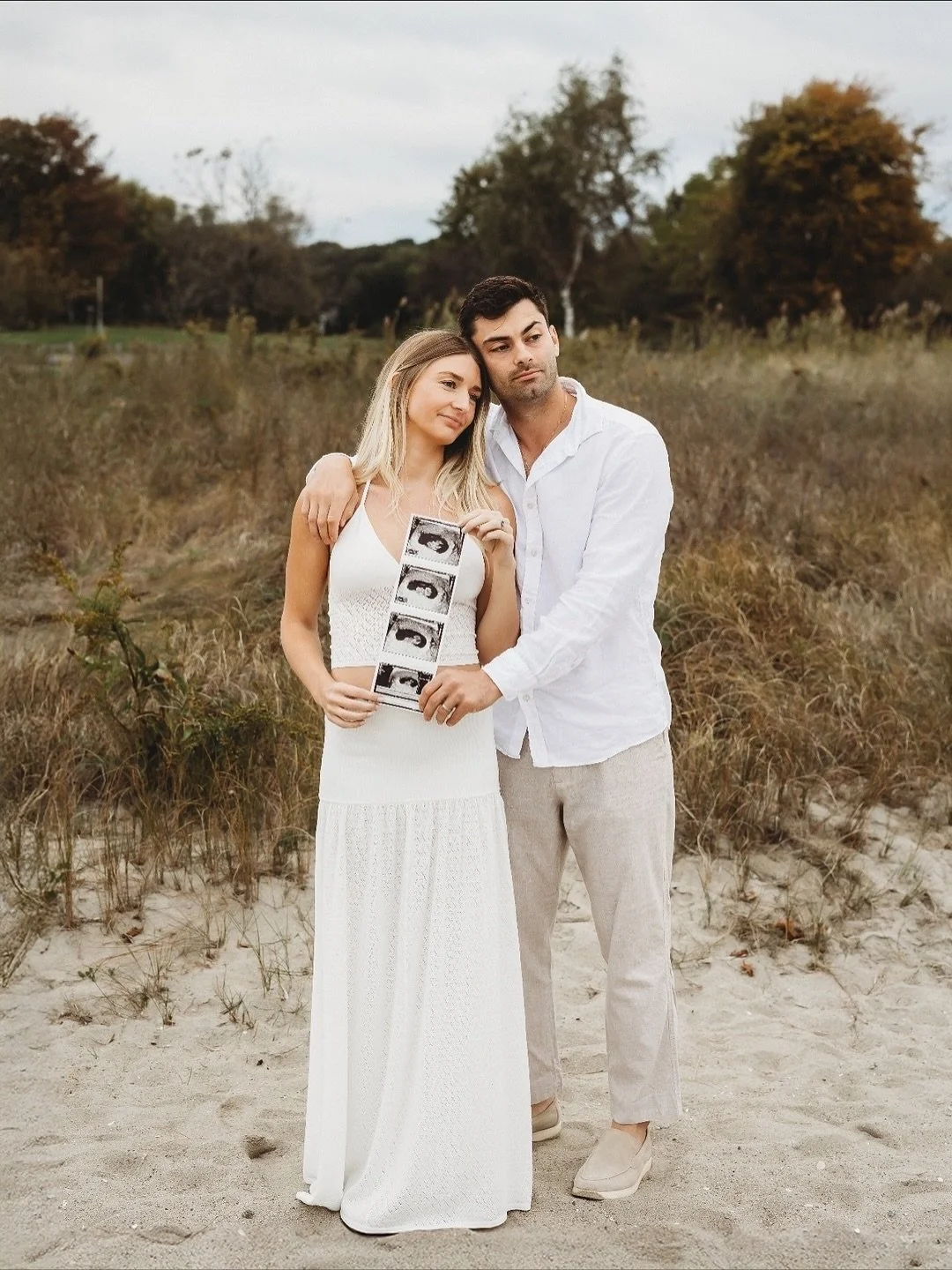 A baby on the way for this sweet couple, and I couldn&rsquo;t have been happier to help them share the news. What a perfect early fall day we had..:so perfect that we were able to sneak onto the beach for a bit! 
⠀⠀⠀⠀⠀⠀⠀⠀⠀
Now loading...Mom and Dad&h