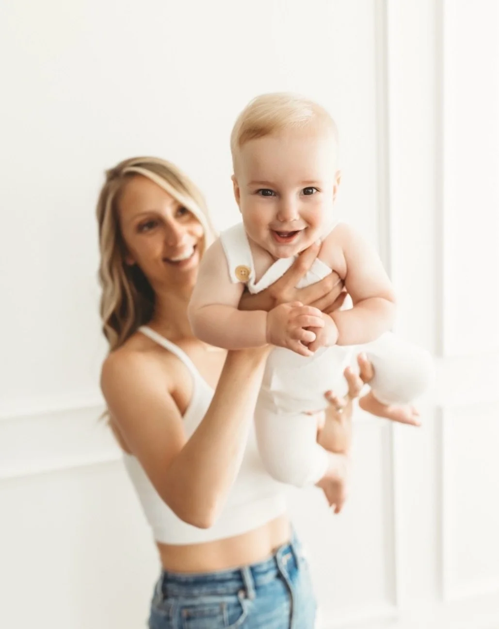 &ldquo;How do you get real smiles in a family photo session?&rdquo;

This is one of the most asked questions I get, so here&rsquo;s a few of my favorite tips! Kids (and adults) rarely can give a natural smile that truly feels like them on command&hel